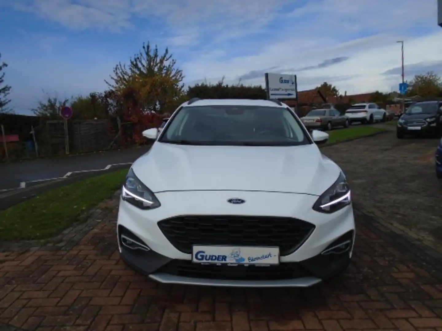 Ford Focus Focus 5 T. 1.0 EcoBoost ACTIVE Weiß - 2