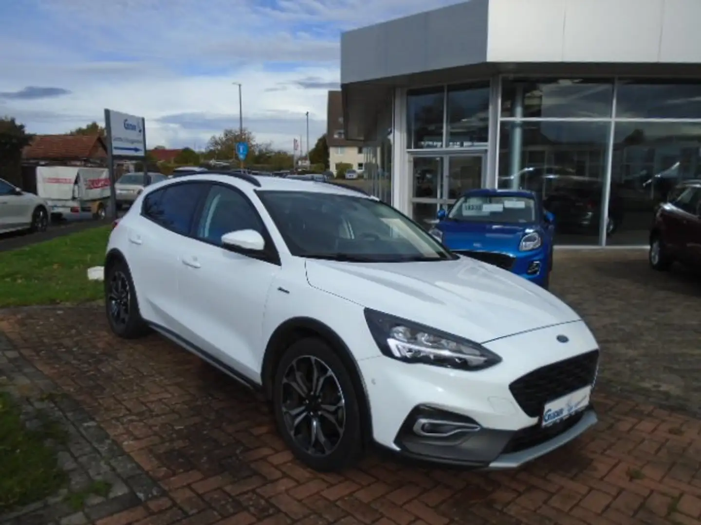 Ford Focus Focus 5 T. 1.0 EcoBoost ACTIVE Weiß - 1