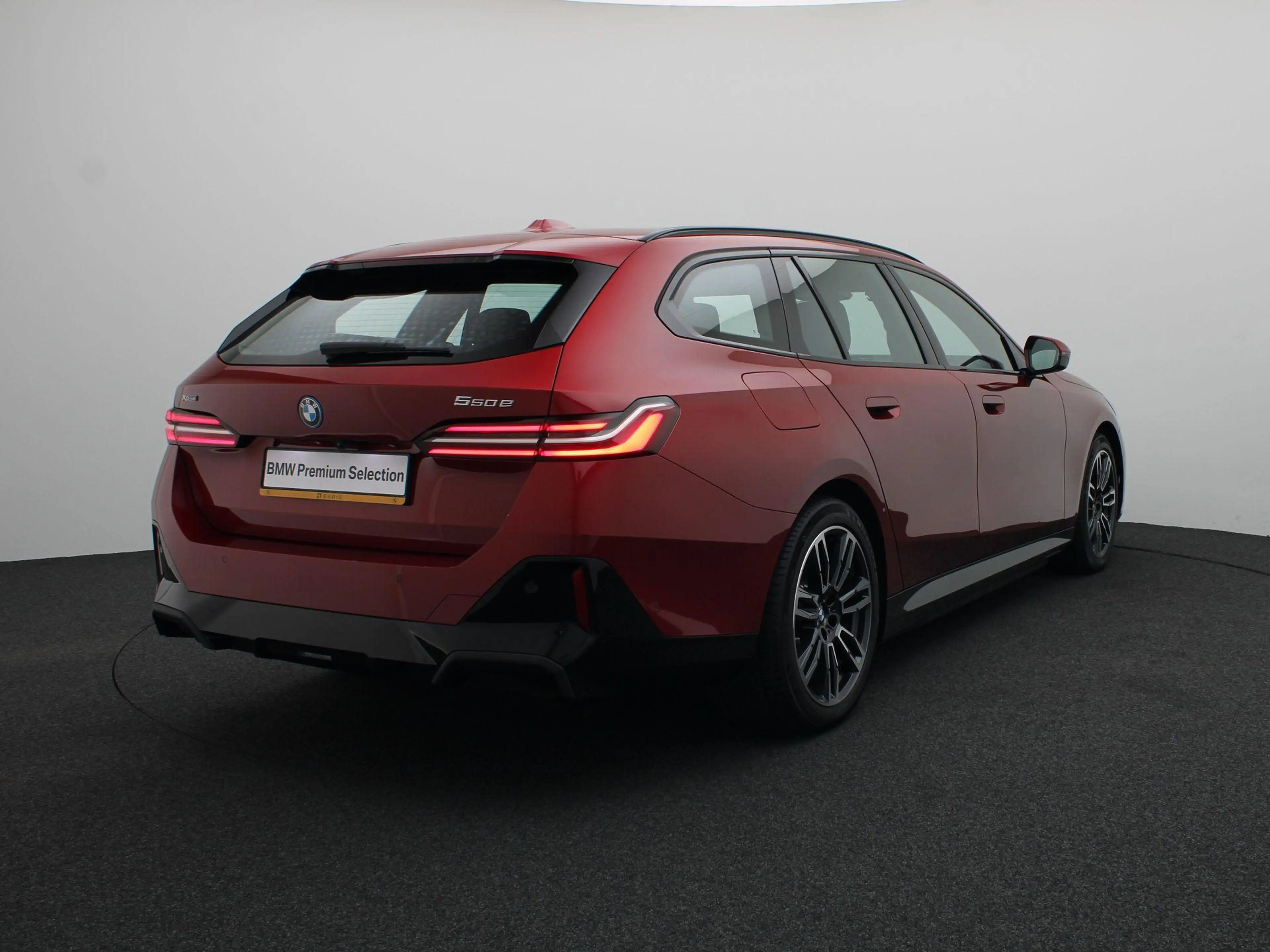 BMW 550 5 Serie Touring 550e xDrive M Sportpakket | Comfor — photo 2