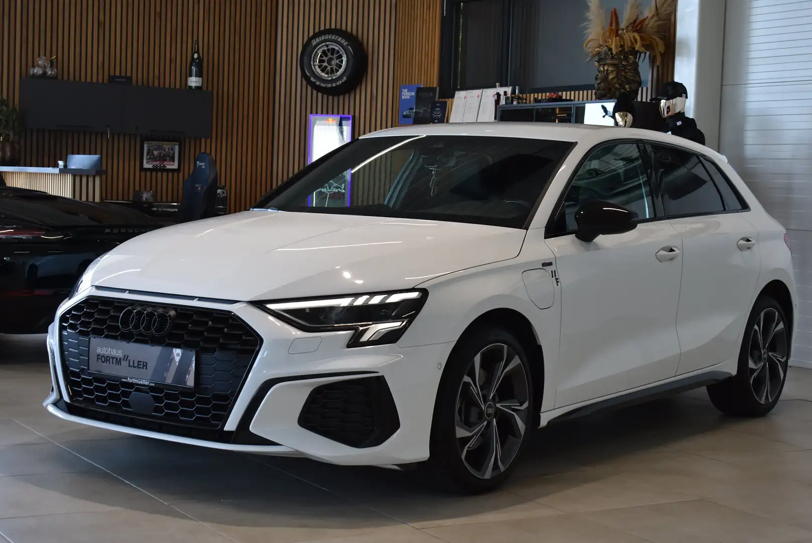 Audi A3 40 TFSI e //S line Sport plus Weiß - 1