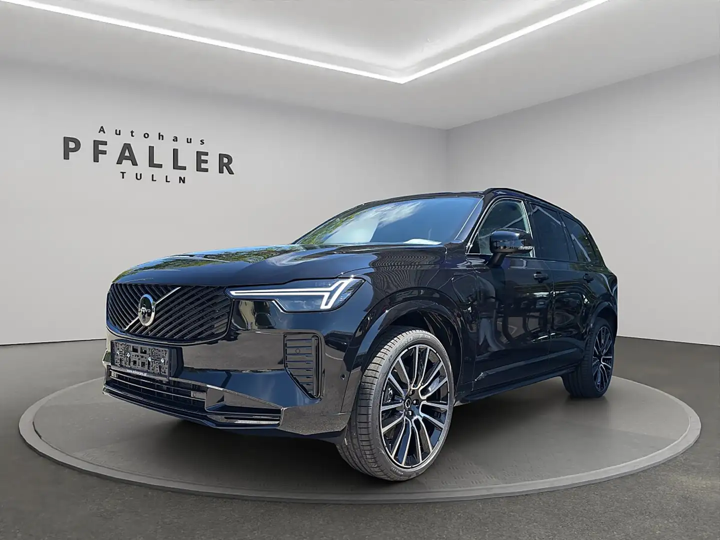 Volvo XC90 T8 AWD PHEV 18,8kWh Ultra Dark Schwarz - 1