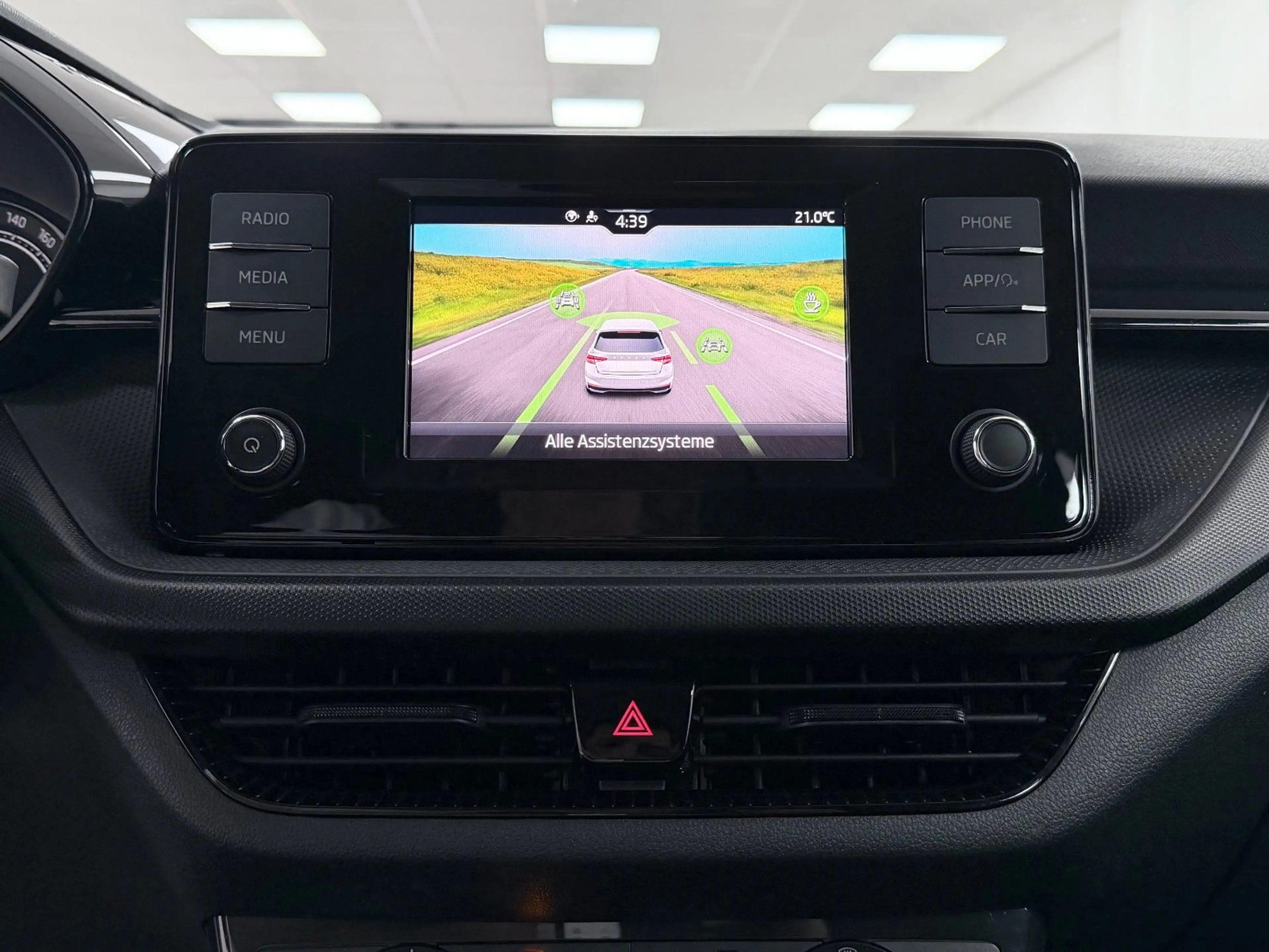Skoda Fabia Active-KLIMAANLAGE-TEMPOMAT-EURO6-USB — photo 8