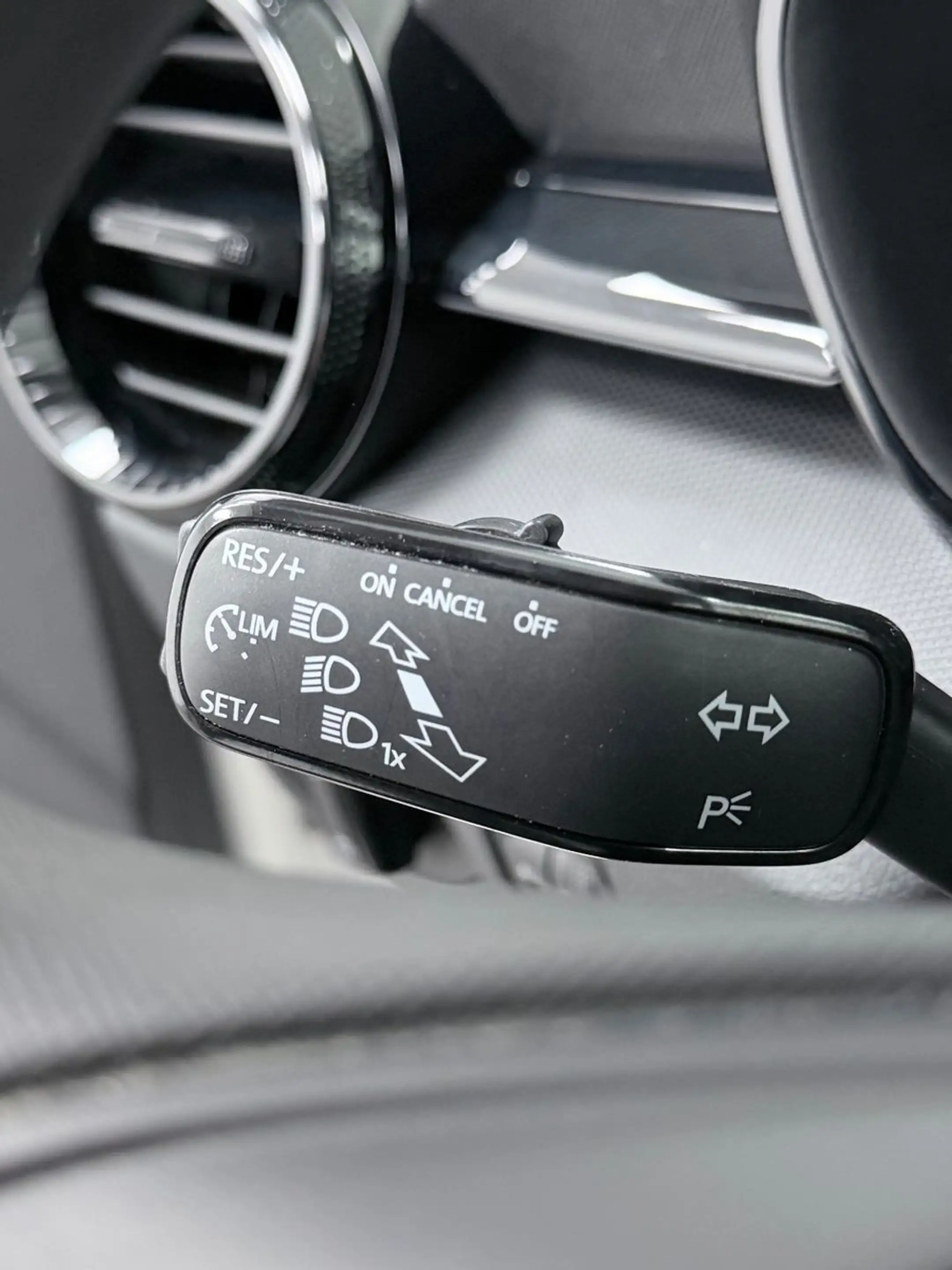 Skoda Fabia Active-KLIMAANLAGE-TEMPOMAT-EURO6-USB — photo 18