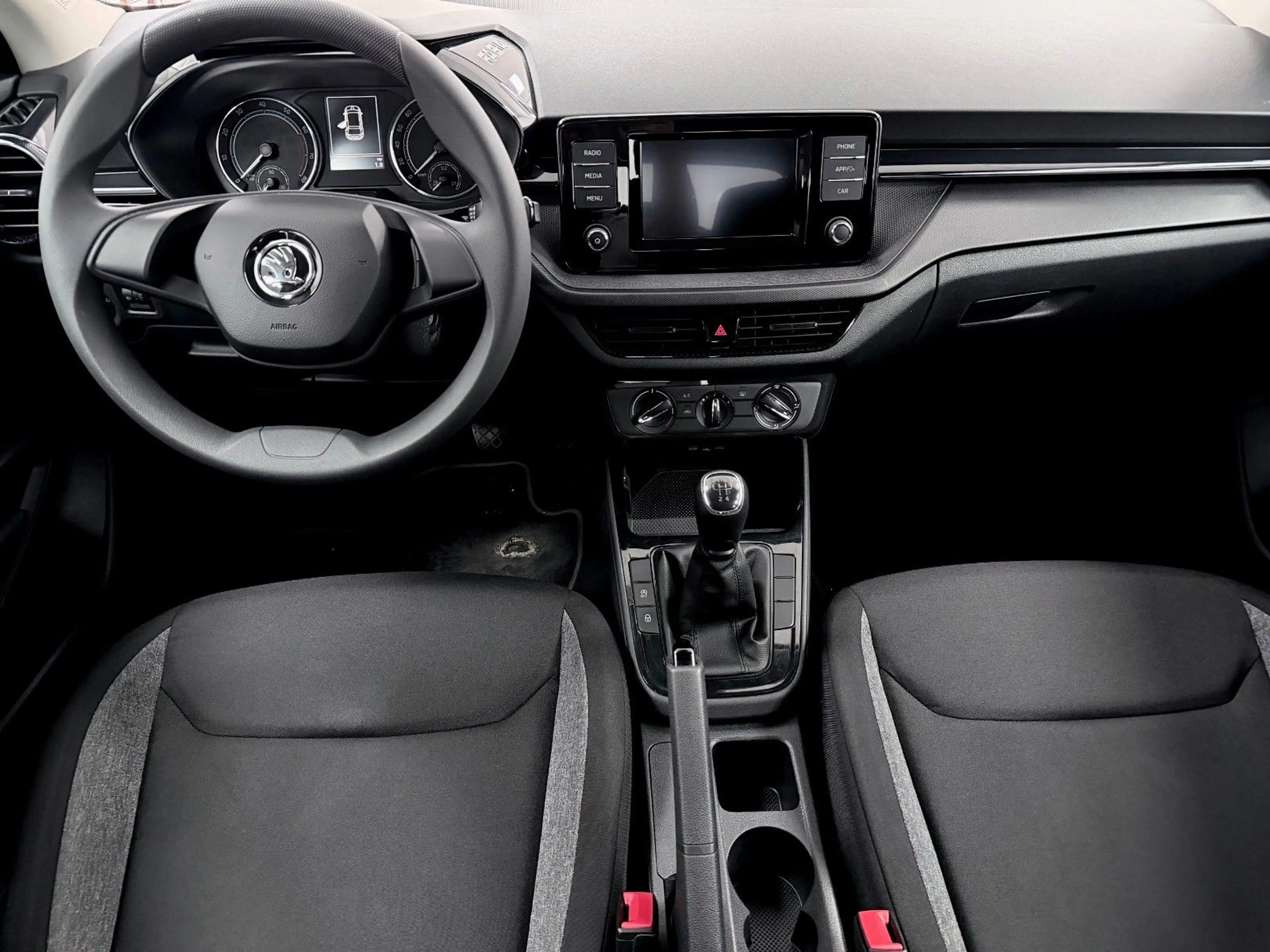 Skoda Fabia Active-KLIMAANLAGE-TEMPOMAT-EURO6-USB — photo 12
