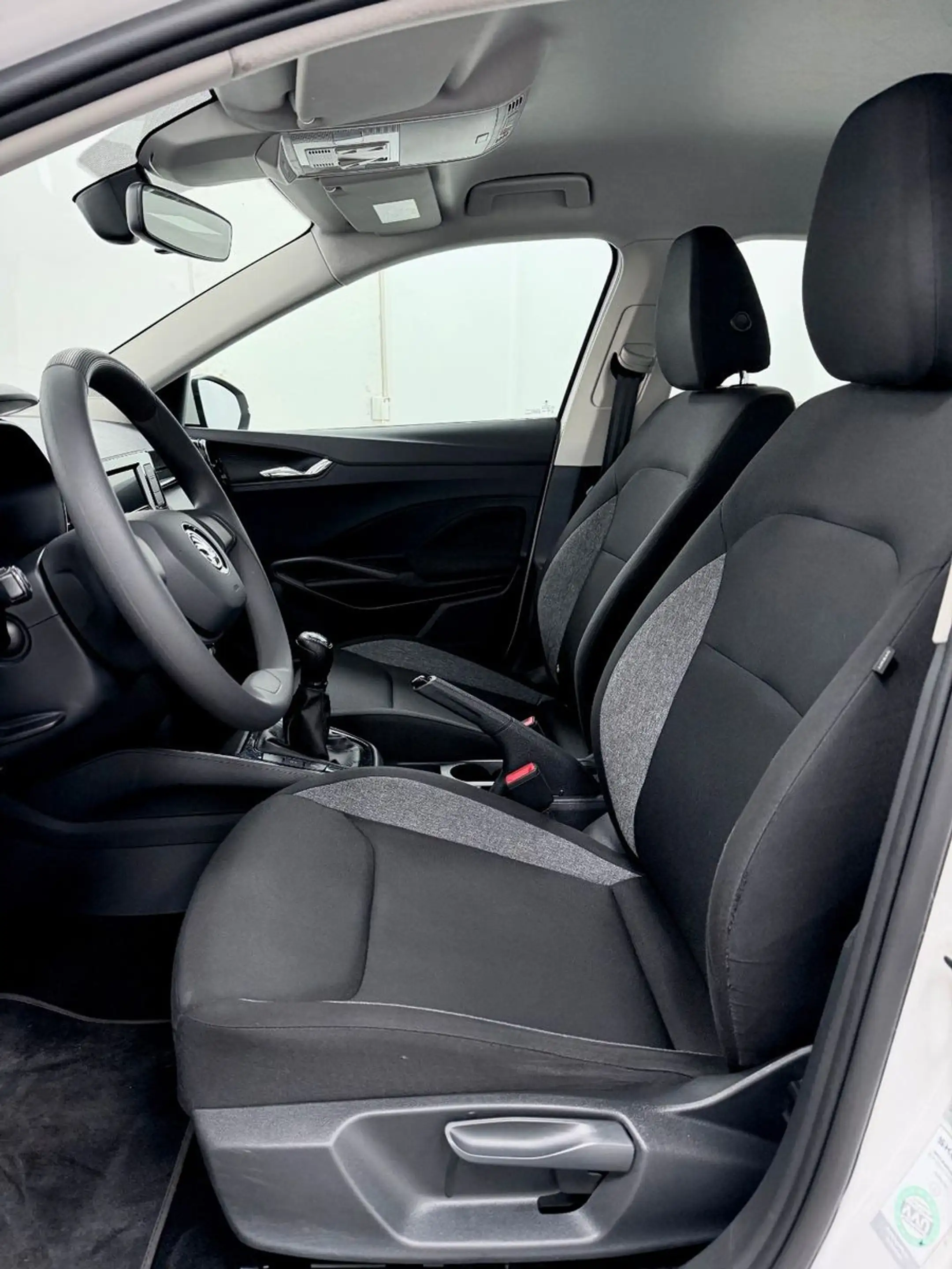 Skoda Fabia Active-KLIMAANLAGE-TEMPOMAT-EURO6-USB — photo 13