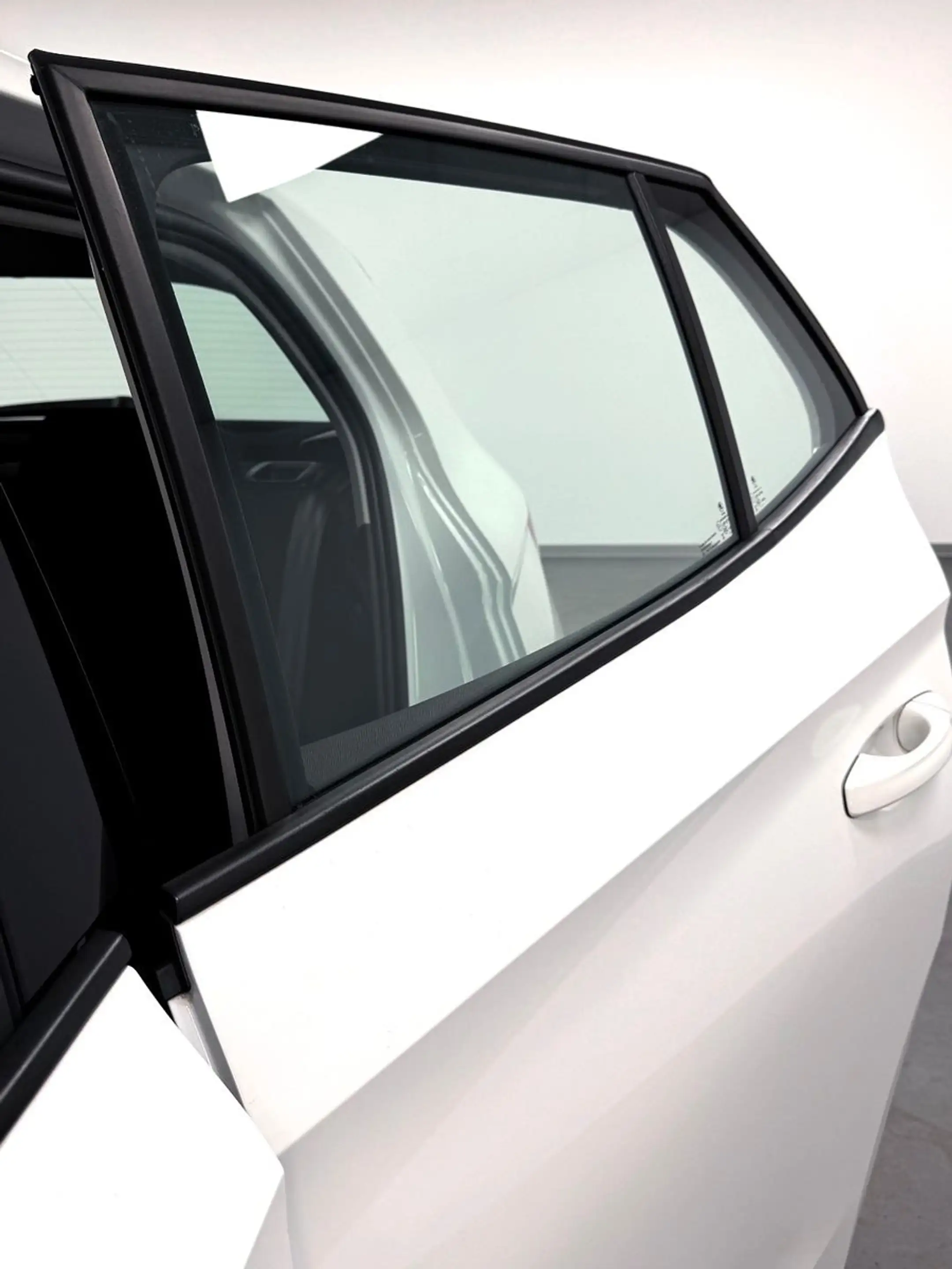 Skoda Fabia Active-KLIMAANLAGE-TEMPOMAT-EURO6-USB — photo 24