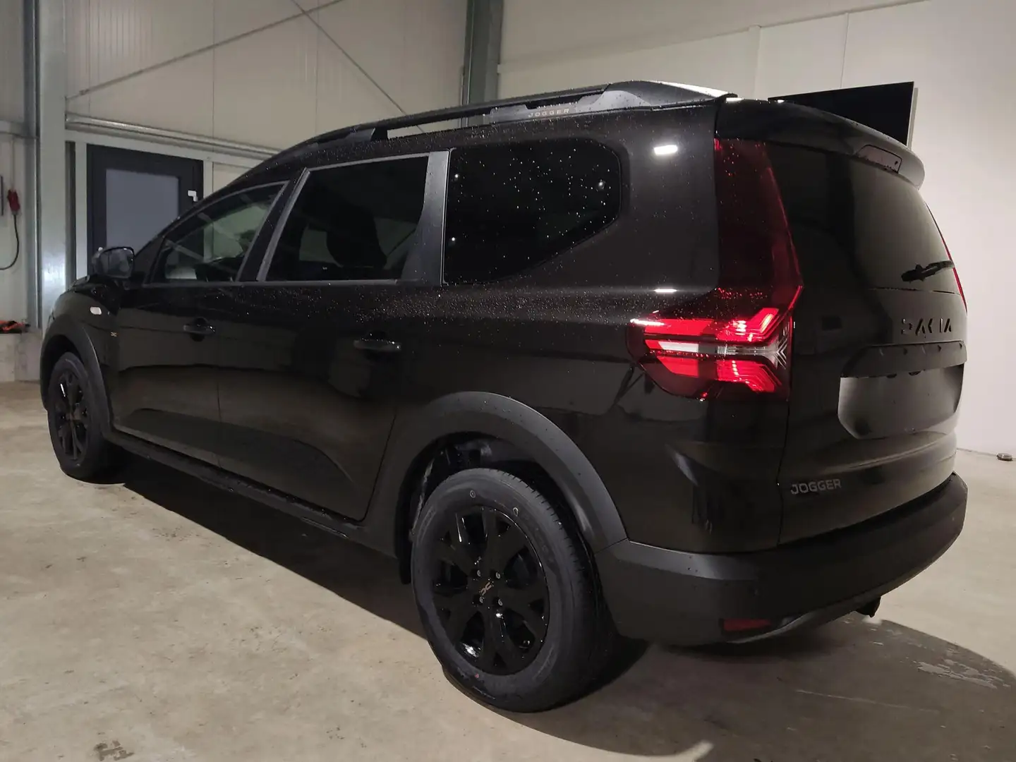 Dacia Jogger Extreme 1.0 TCe 110 7-Sitzer-AHK-Kamera-LED-App... Schwarz - 2