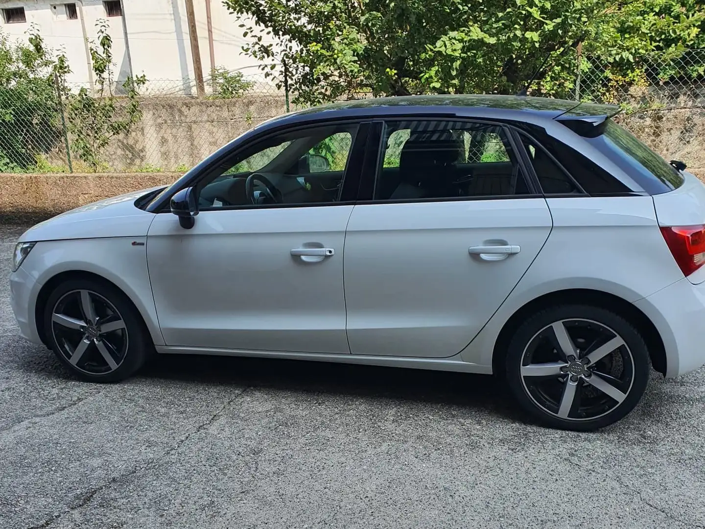 Audi A1 A1 Sportback 1.6 tdi Ambition 105cv Bianco - 2