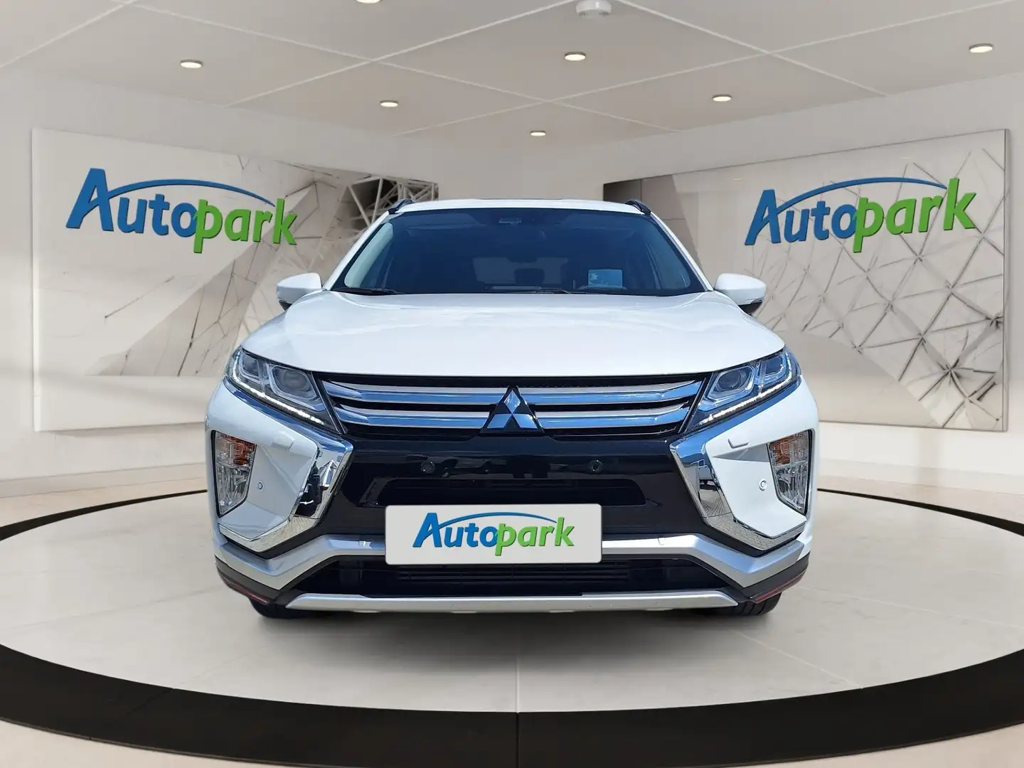 Mitsubishi Eclipse Cross 1,5 T-MIVEC Intense 4WD Weiß - 2