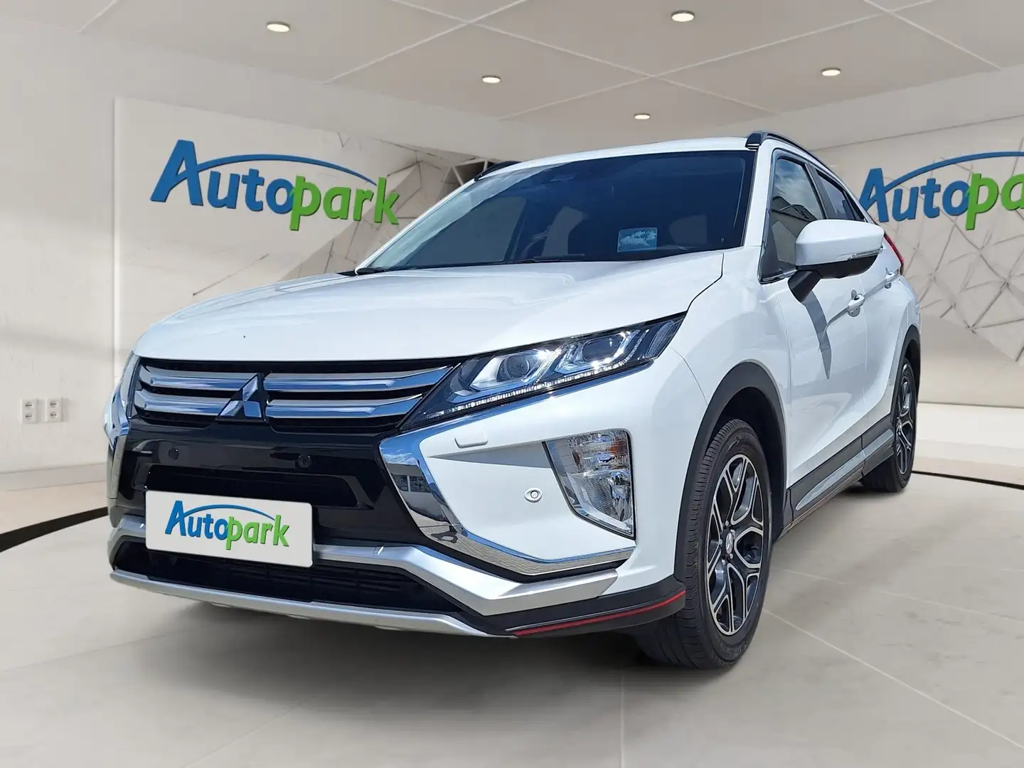 Mitsubishi Eclipse Cross 1,5 T-MIVEC Intense 4WD Weiß - 1