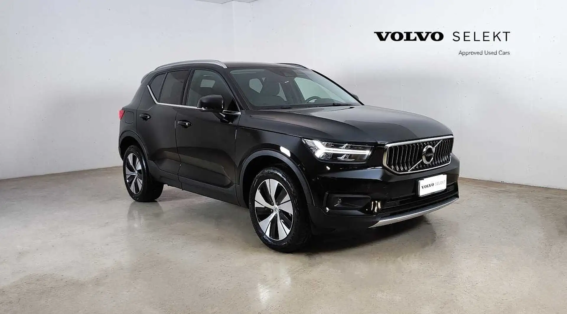 Volvo XC40 Recharge Inscription Expression, T5 Recharge plug- Zwart - 1