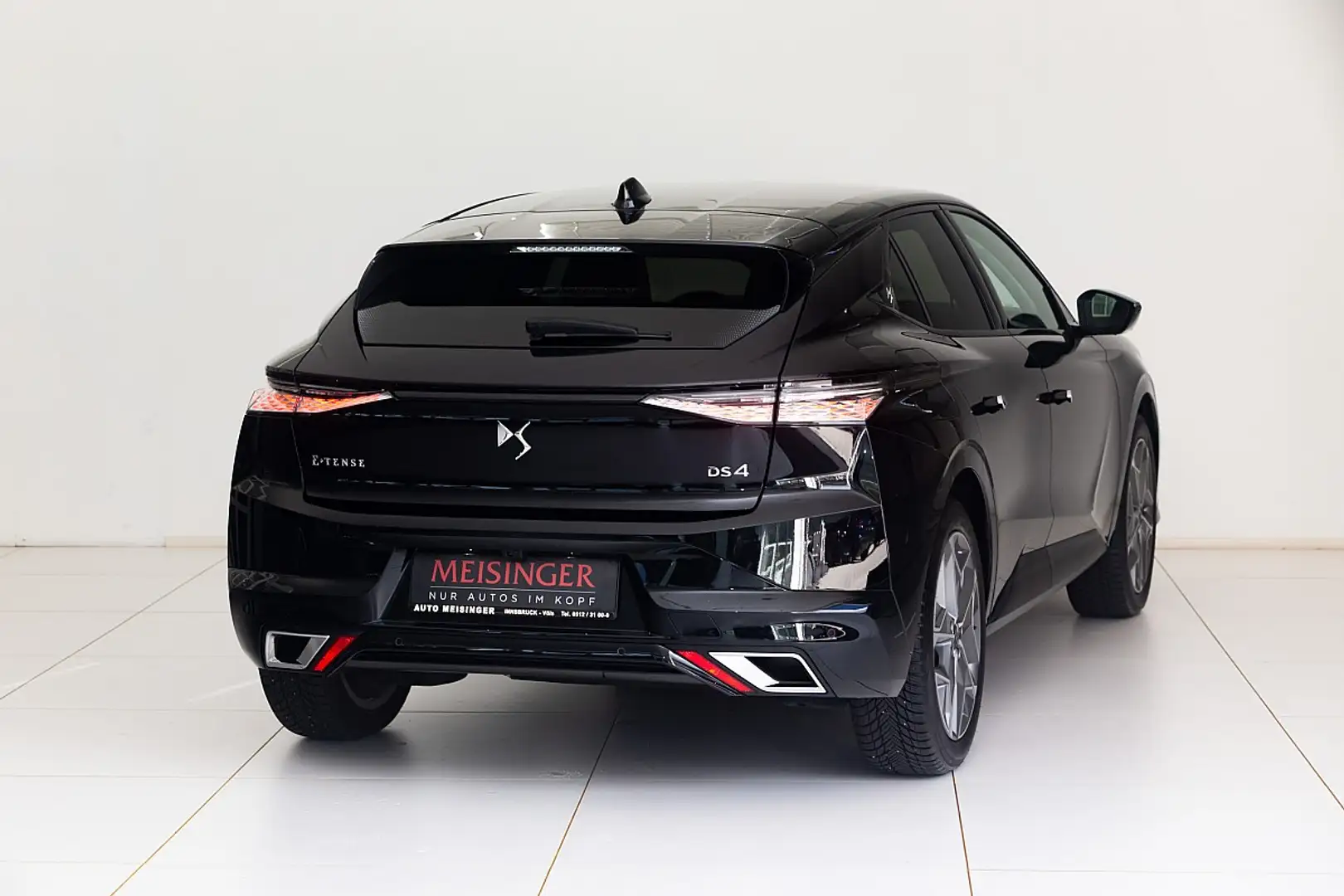 DS Automobiles DS 4 E-Tense 225 PHEV Collection ESPRIT DE VOYAGE Black - 2