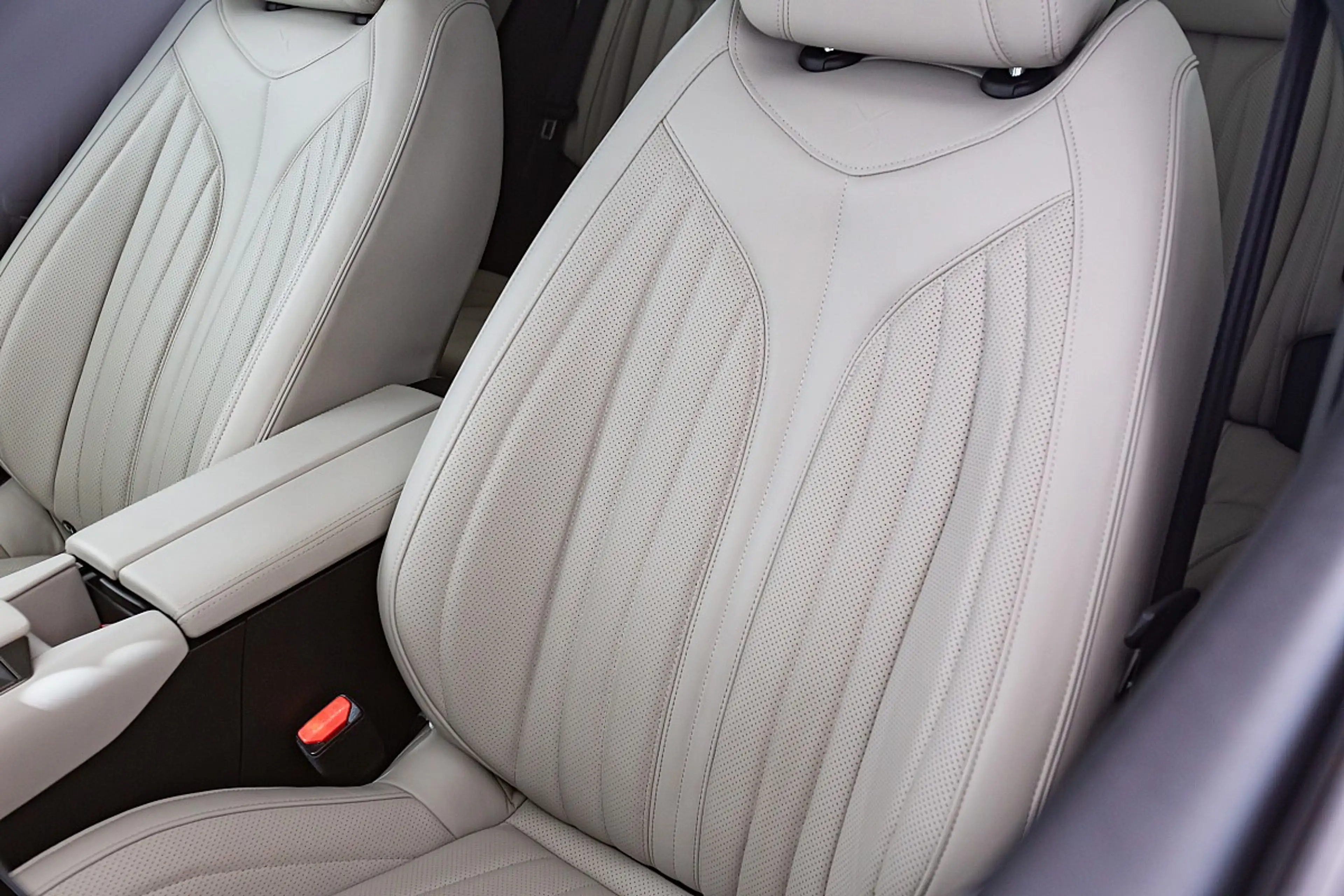DS Automobiles DS 4 E-Tense 225 PHEV Collection ESPRIT DE VOYAGE — photo 13
