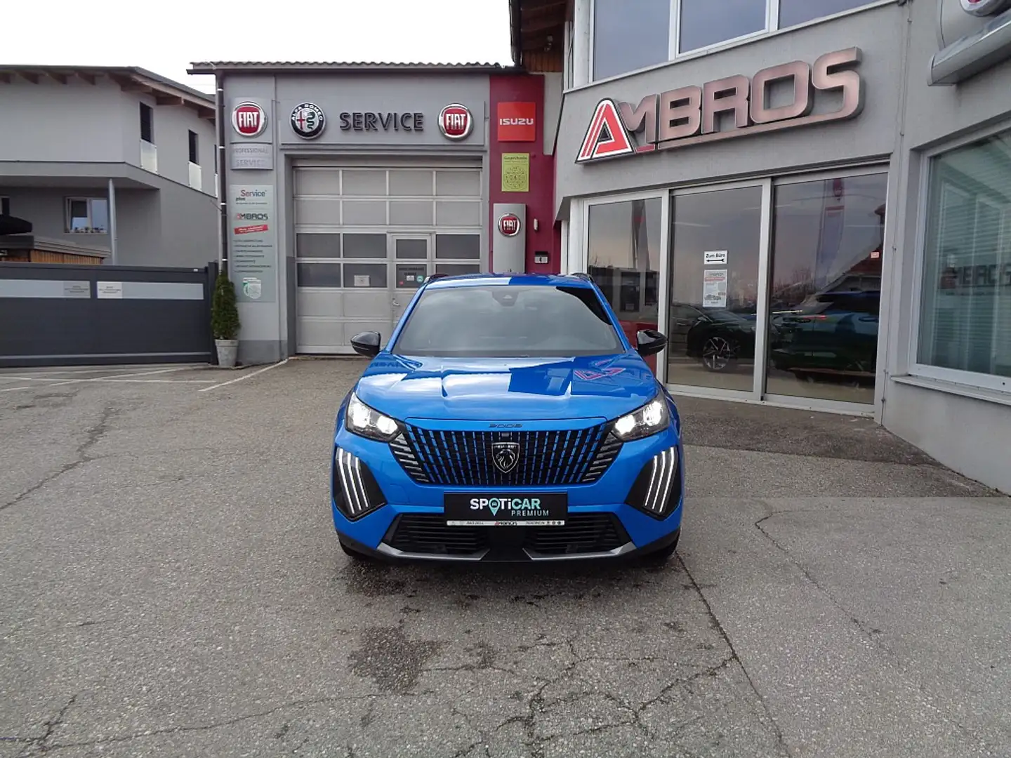Peugeot 2008 PureTech 100 S&S Allure 6-Gang-Manuell Blau - 2
