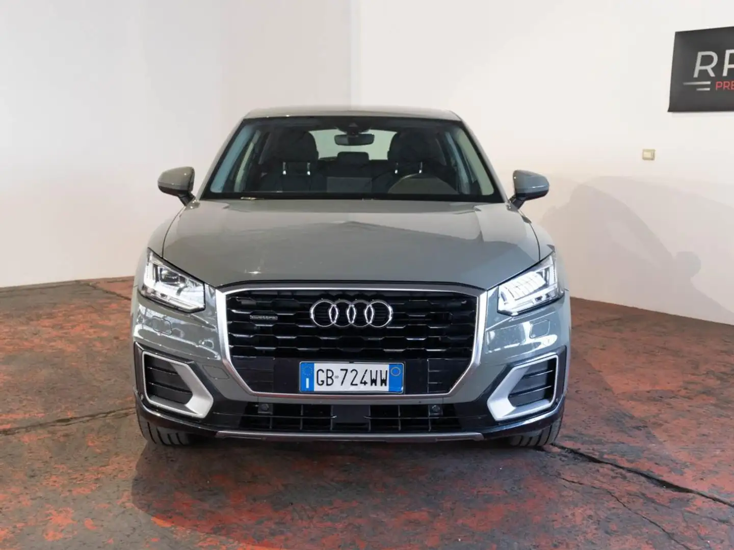 Audi Q2 35 TDI quattro S-tronic Amired 150 CV Gris - 2
