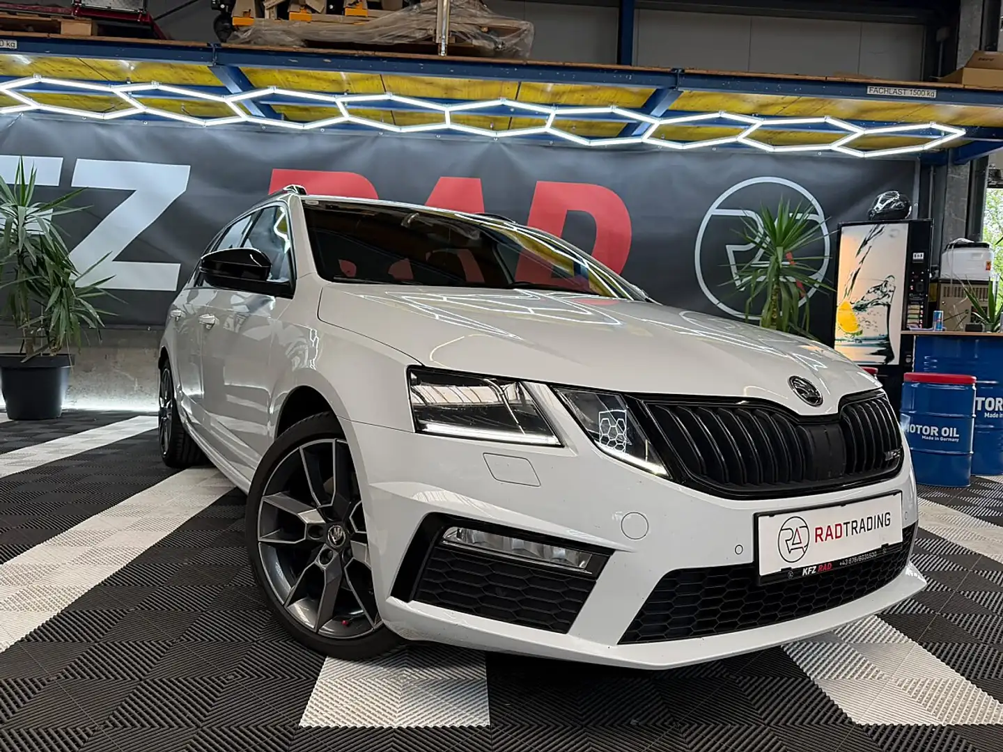 Skoda Octavia Combi RS 2,0 TDI 4x4 DSG *1.Besitz* *ACC* *PANO* Weiß - 2