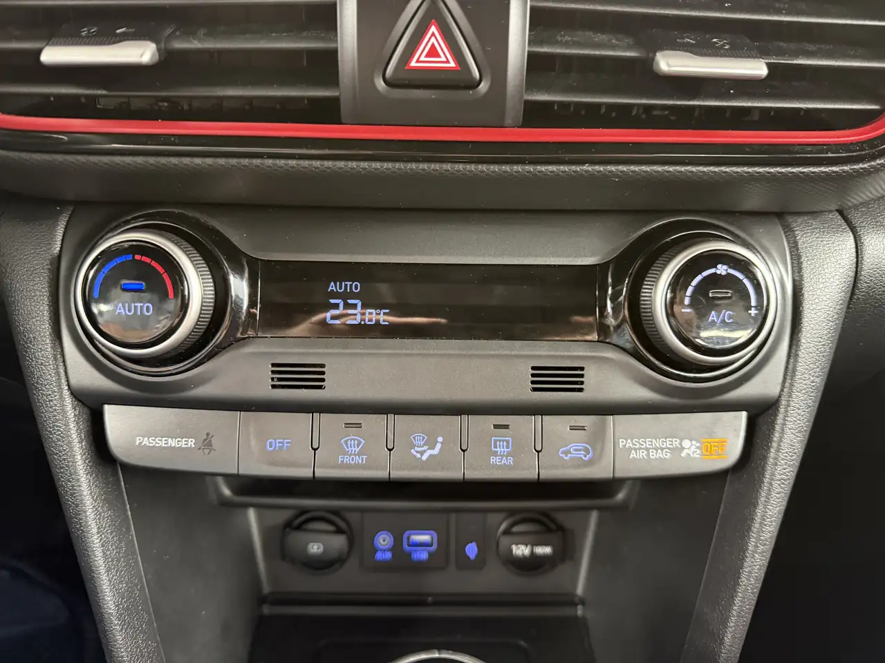 Hyundai KONA снимка Hyundai KONA