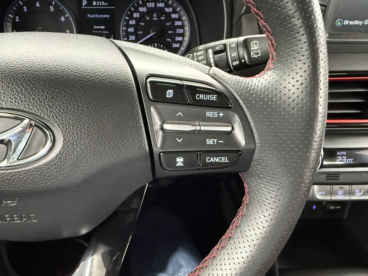 Hyundai KONA снимка Hyundai KONA