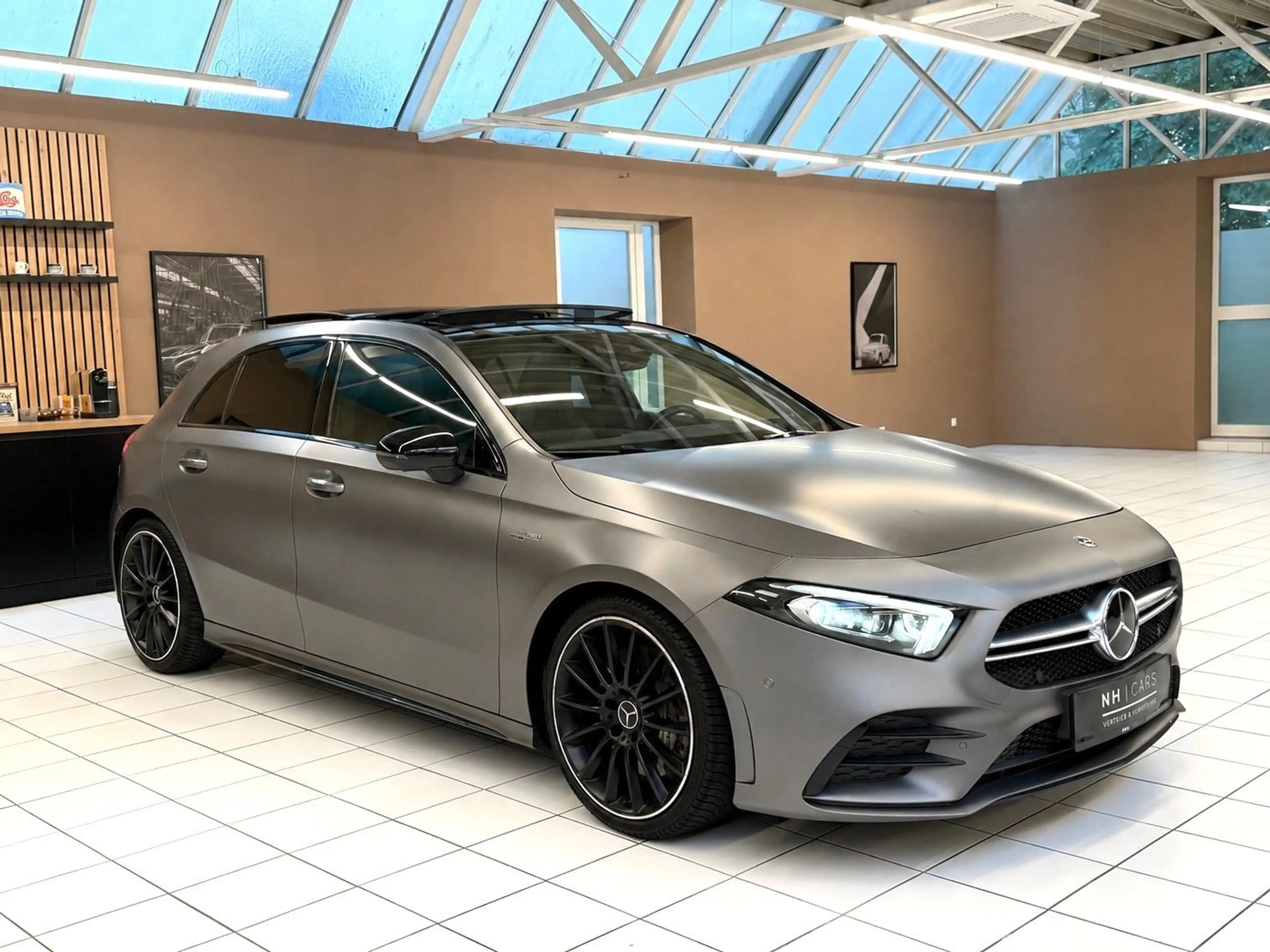 Mercedes-Benz A 35 AMG 4MATIC | Premium Plus | Panorama | Burmester | Ga