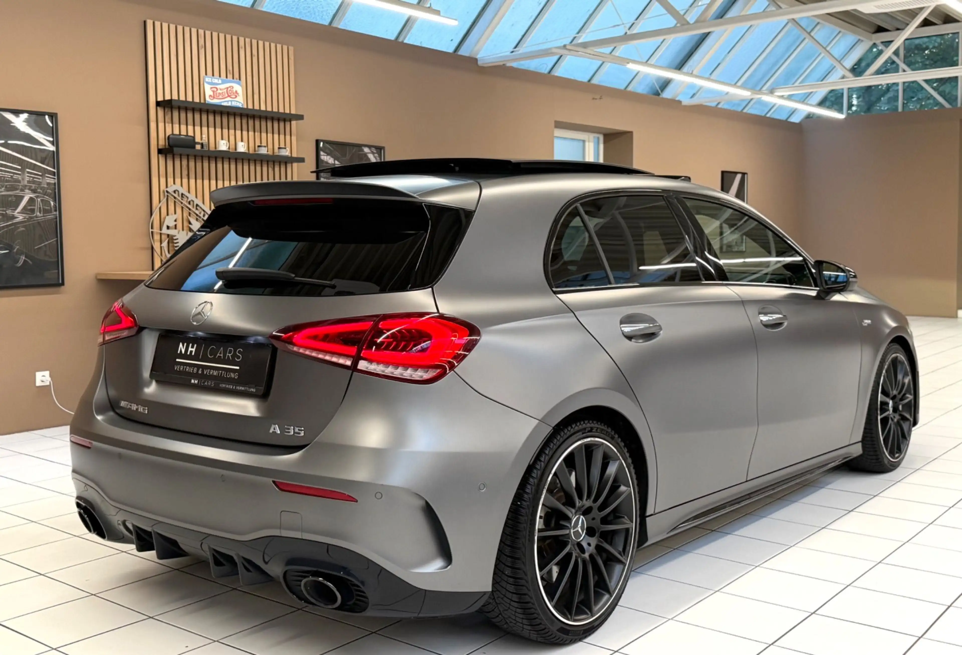 Mercedes-Benz A 35 AMG 4MATIC | Premium Plus | Panorama | Burmester | Ga — photo 9