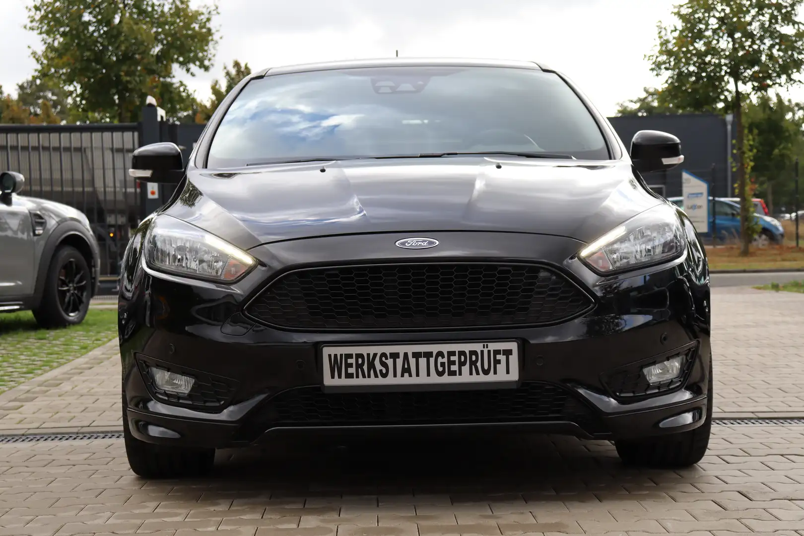 Ford Focus ST-Line 1.5 *3-Hand*Kamera*Parkpilot*Zahnr-Neu* Schwarz - 2