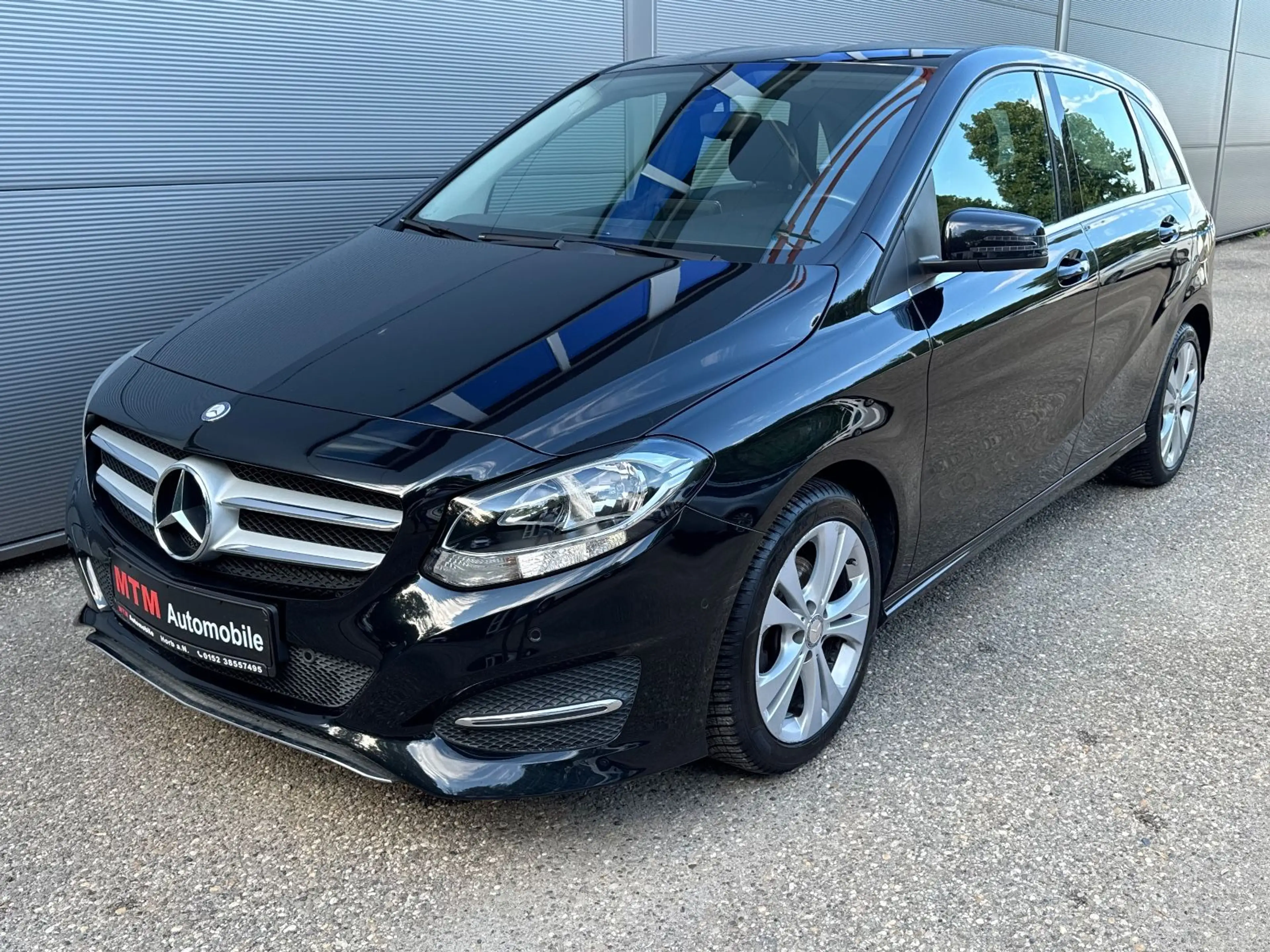 Mercedes-Benz B 180 Urban Navi Teilleder Shz PDC