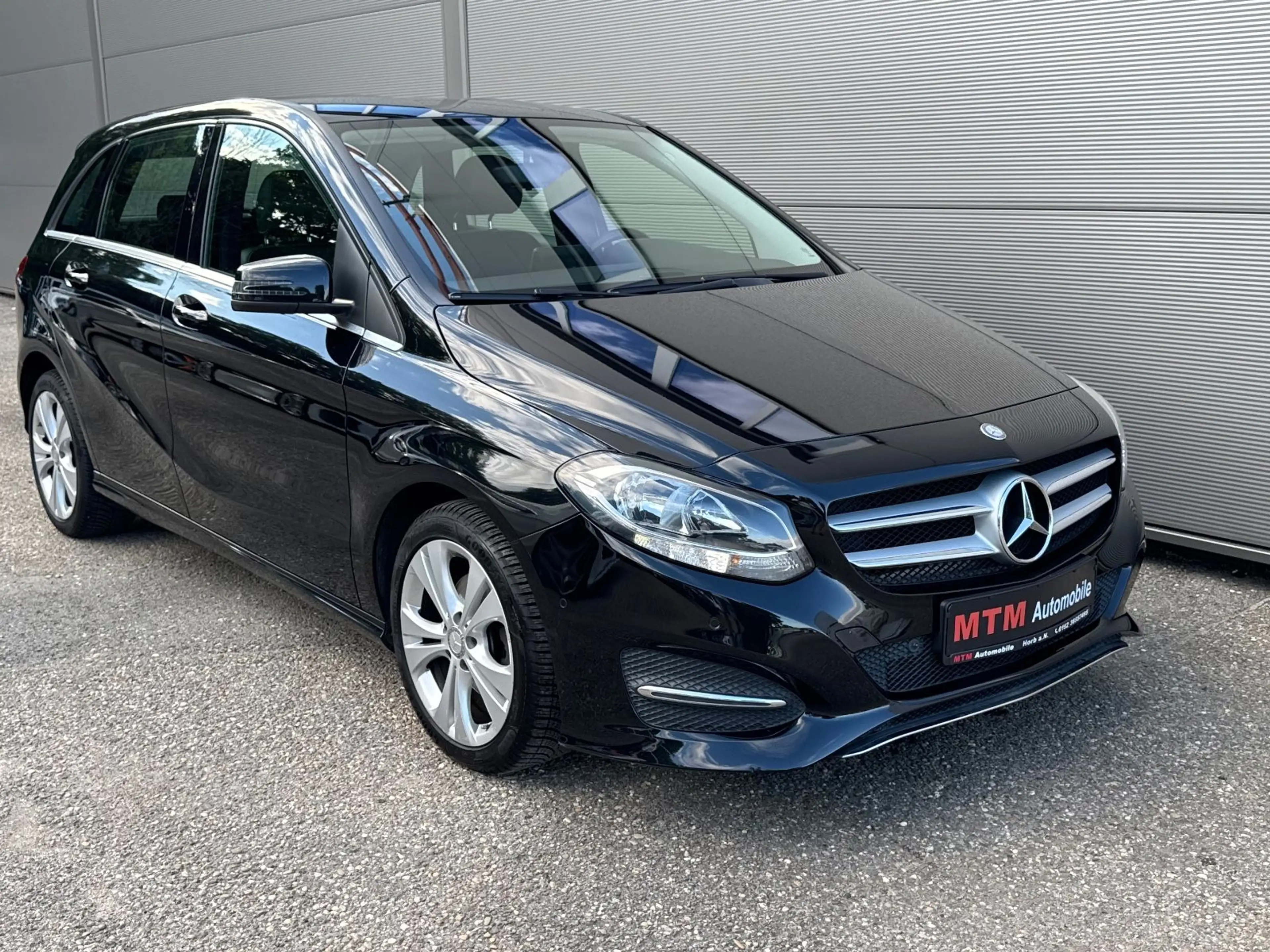 Mercedes-Benz B 180 Urban Navi Teilleder Shz PDC — photo 2