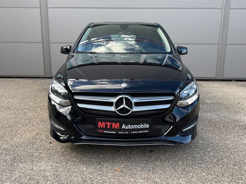 Mercedes-Benz B 180 Urban Navi Teilleder Shz PDC — photo 7