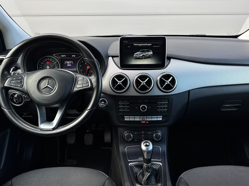 Mercedes-Benz B 180 Urban Navi Teilleder Shz PDC — photo 14