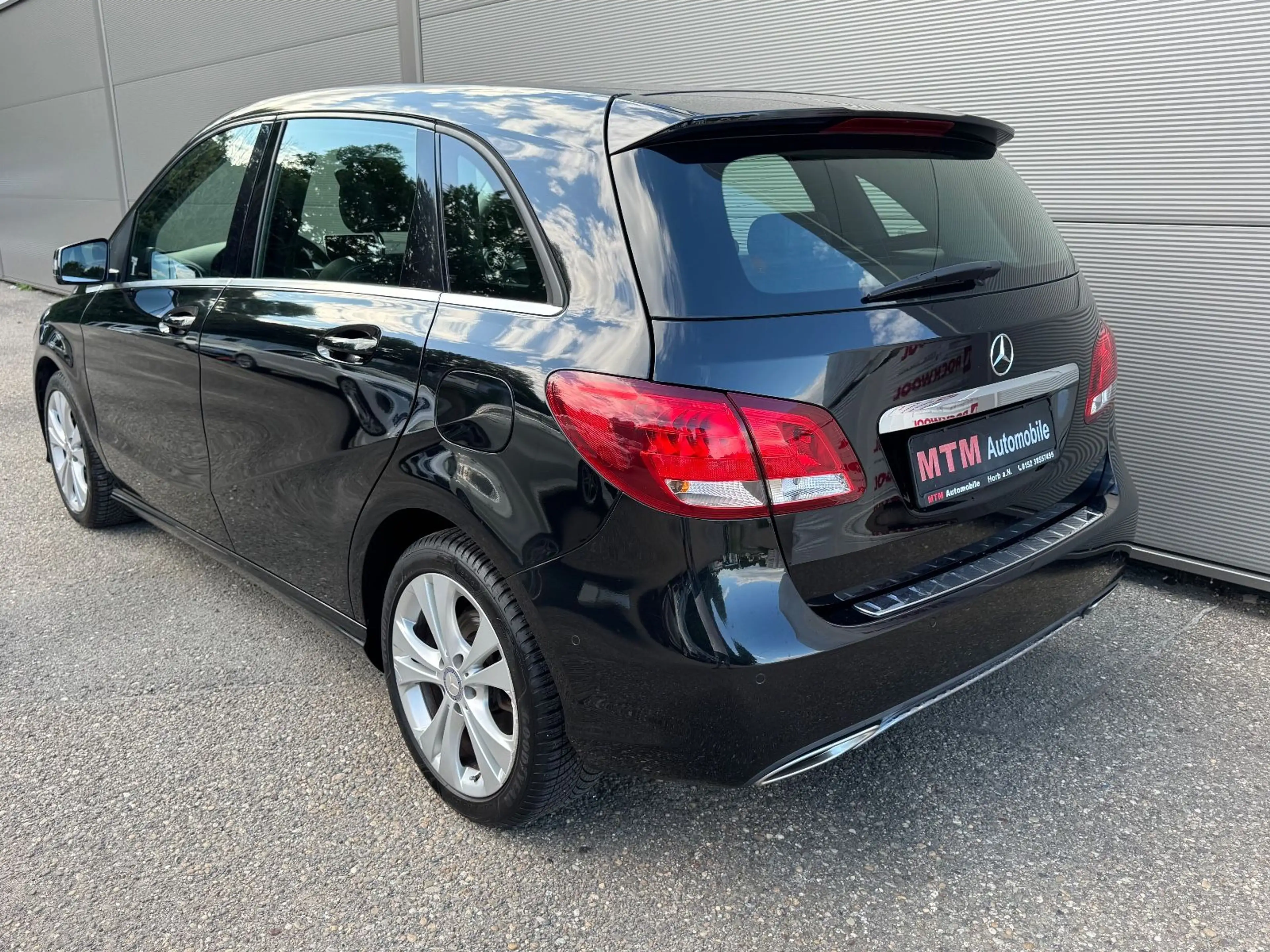 Mercedes-Benz B 180 Urban Navi Teilleder Shz PDC — photo 3