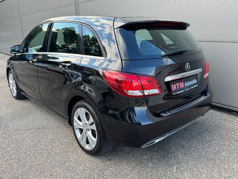 Mercedes-Benz B 180 Urban Navi Teilleder Shz PDC — photo 3