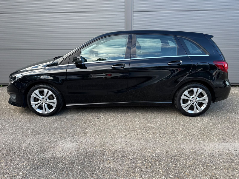 Mercedes-Benz B 180 Urban Navi Teilleder Shz PDC — photo 5