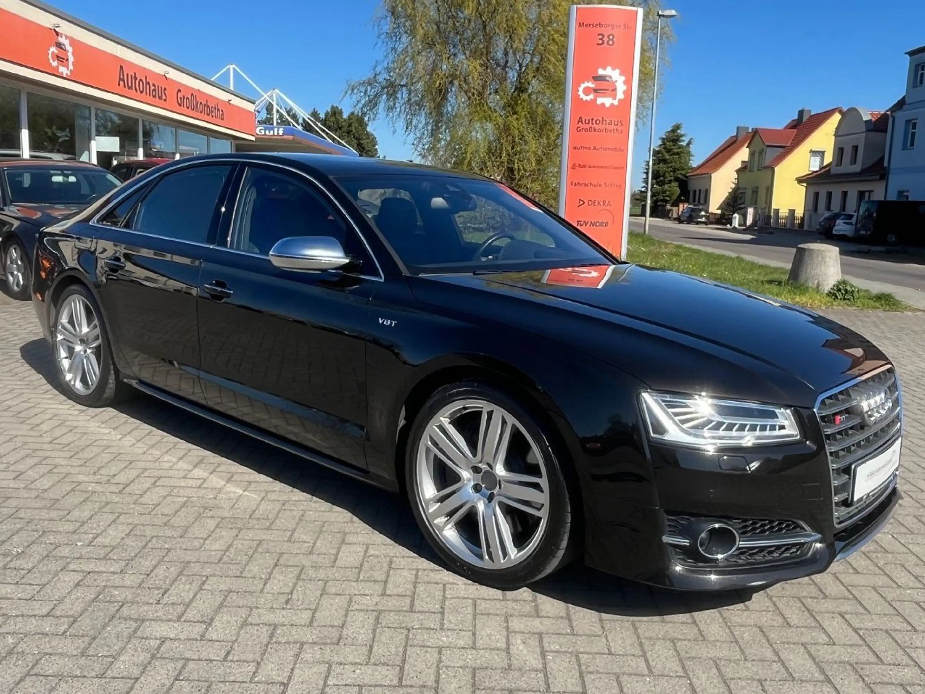 Audi S8 4.0 TFSI quattro — photo 6