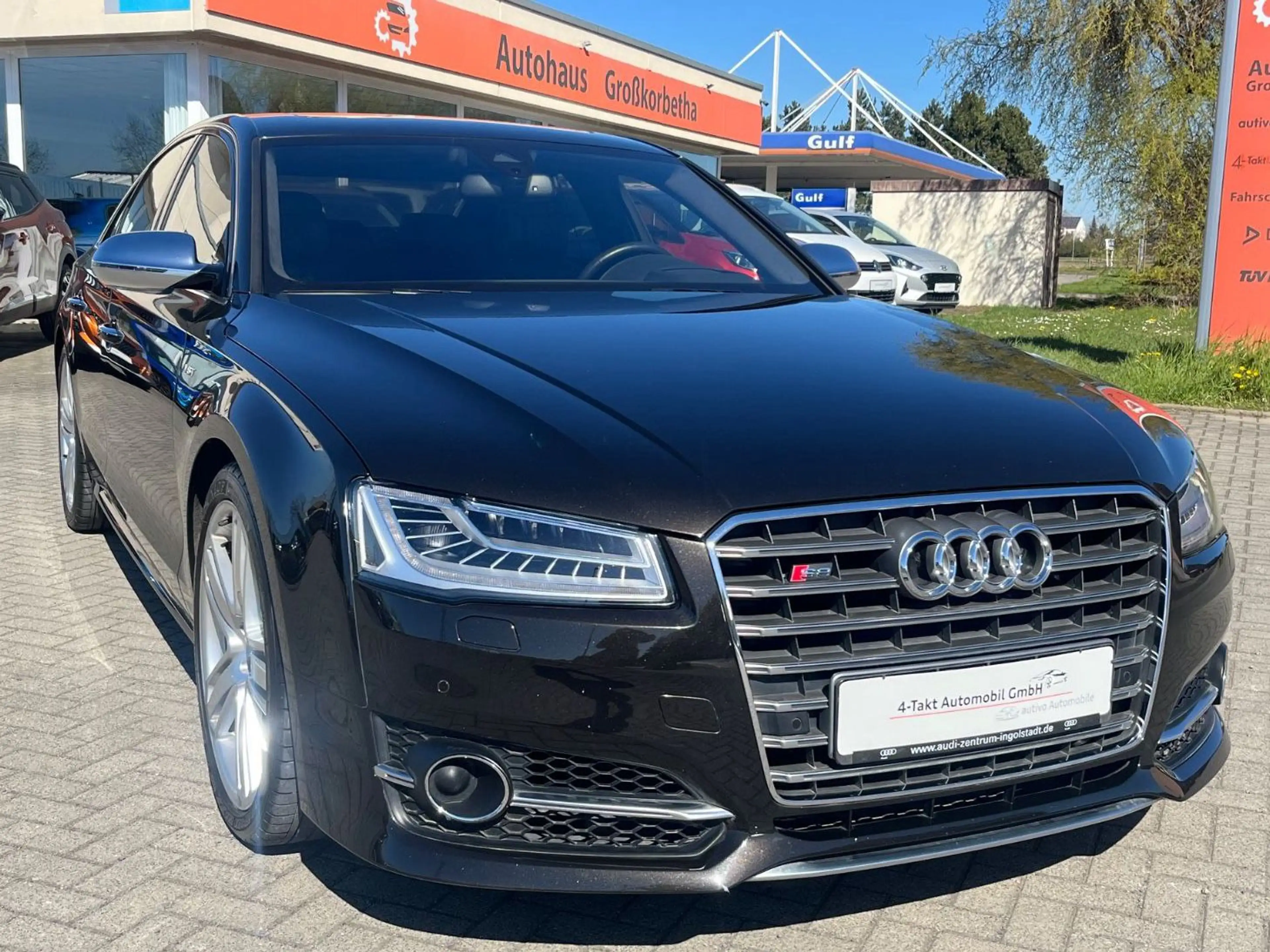 Audi S8 4.0 TFSI quattro