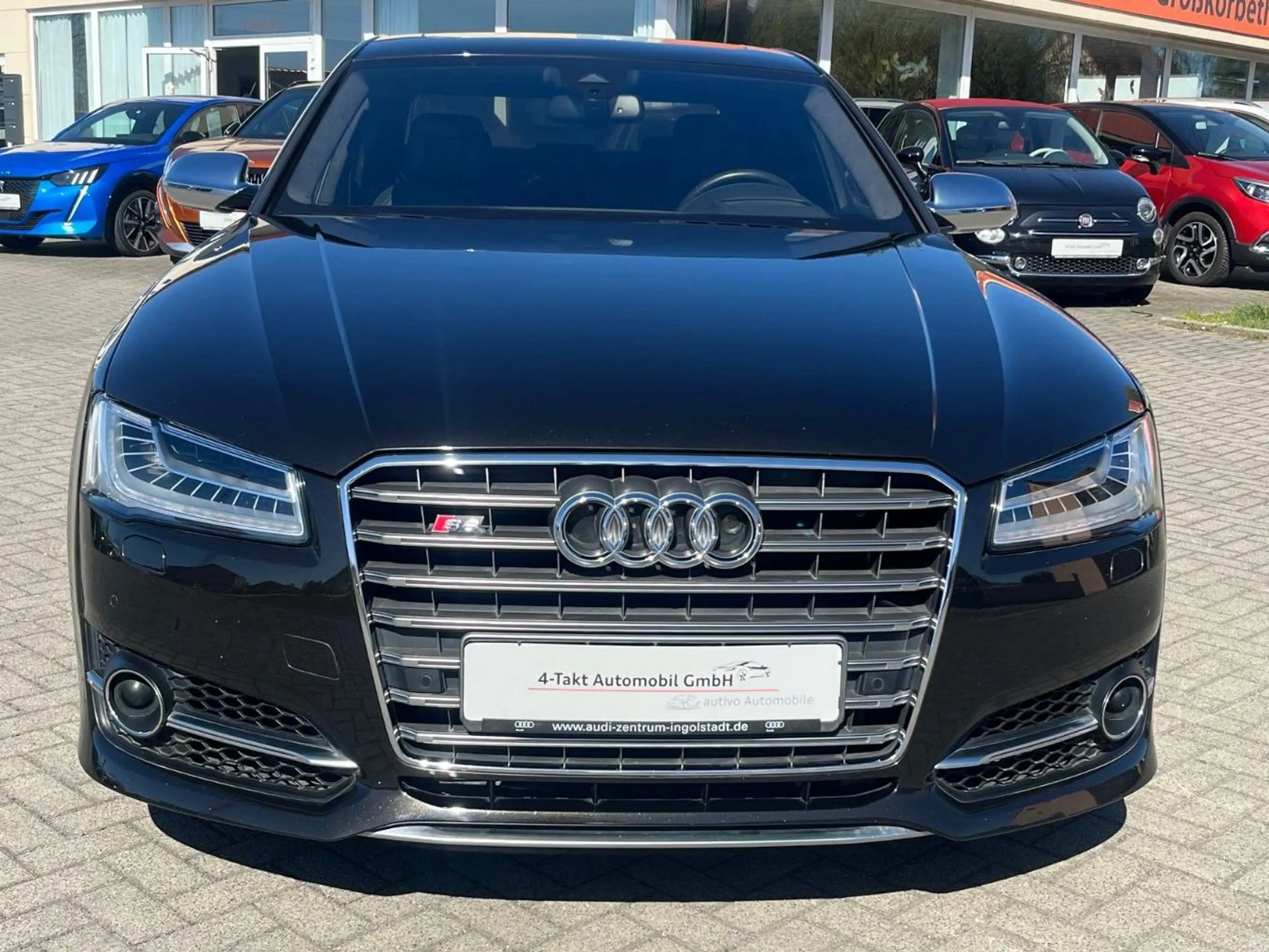 Audi S8 4.0 TFSI quattro — photo 2
