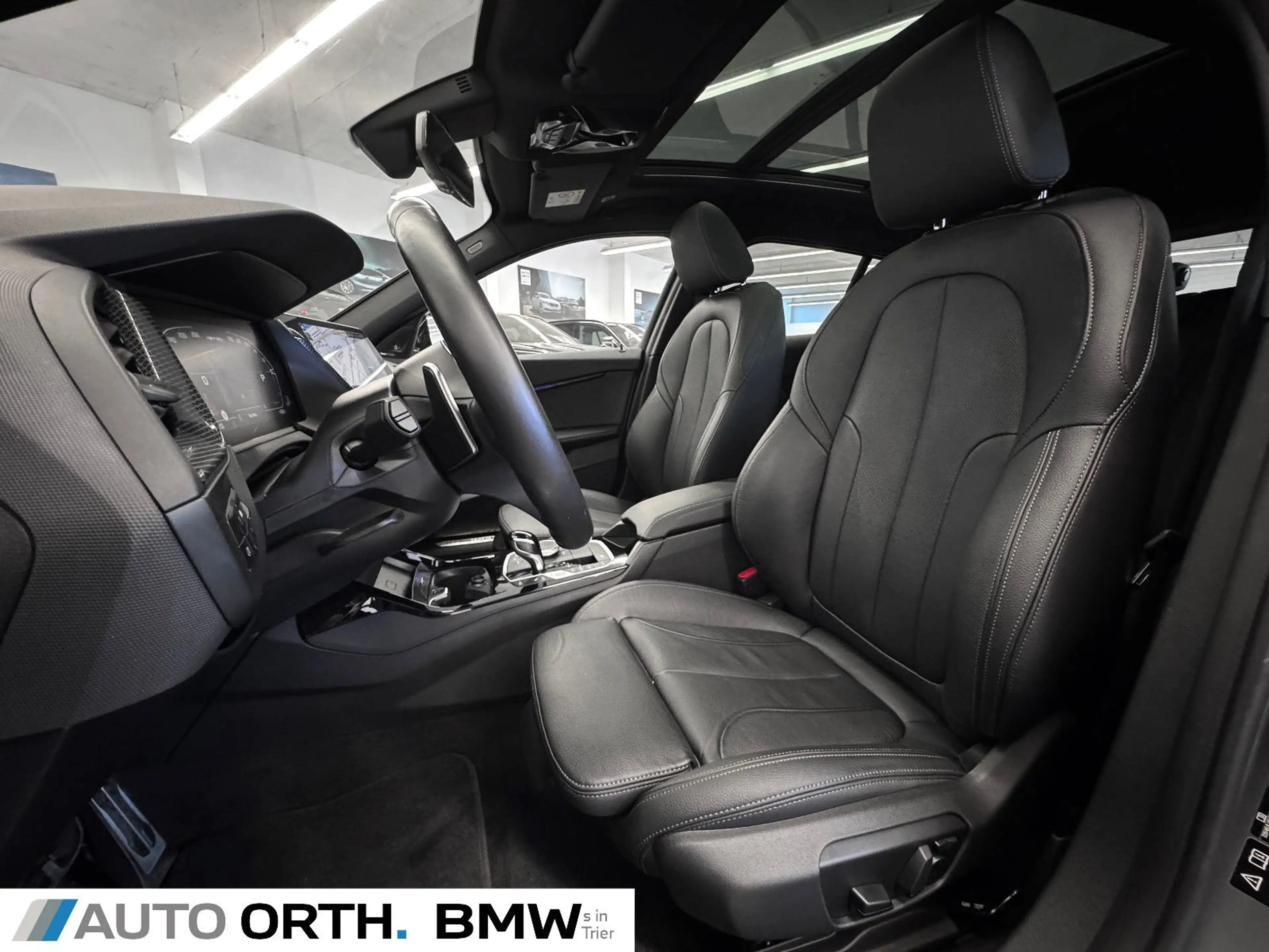 BMW 135 i xDrive LEDER LC-PROF PANO HUD ACC RFK h/k — photo 12