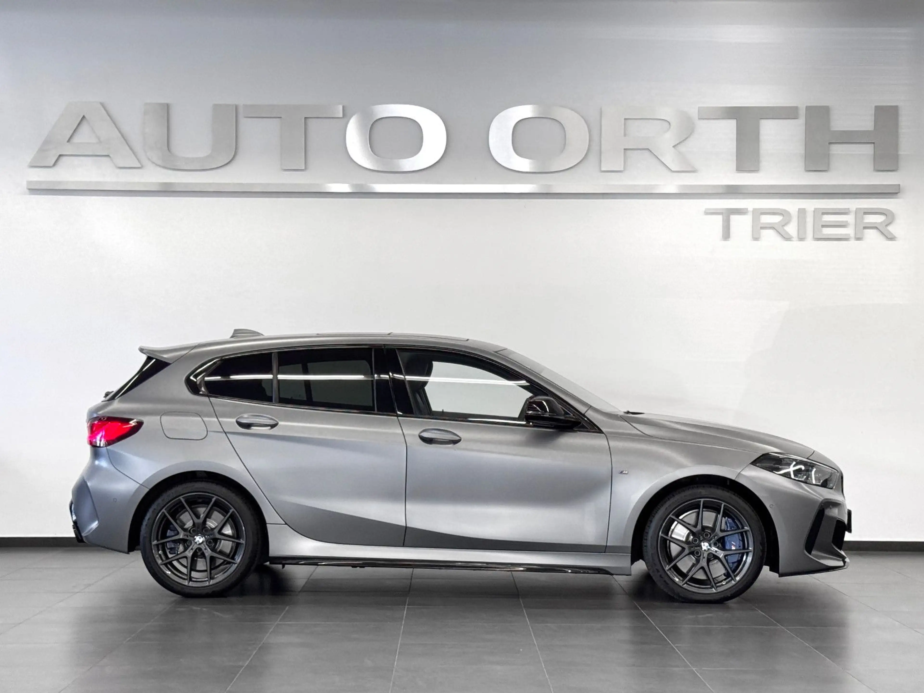 BMW 135 i xDrive LEDER LC-PROF PANO HUD ACC RFK h/k — photo 7