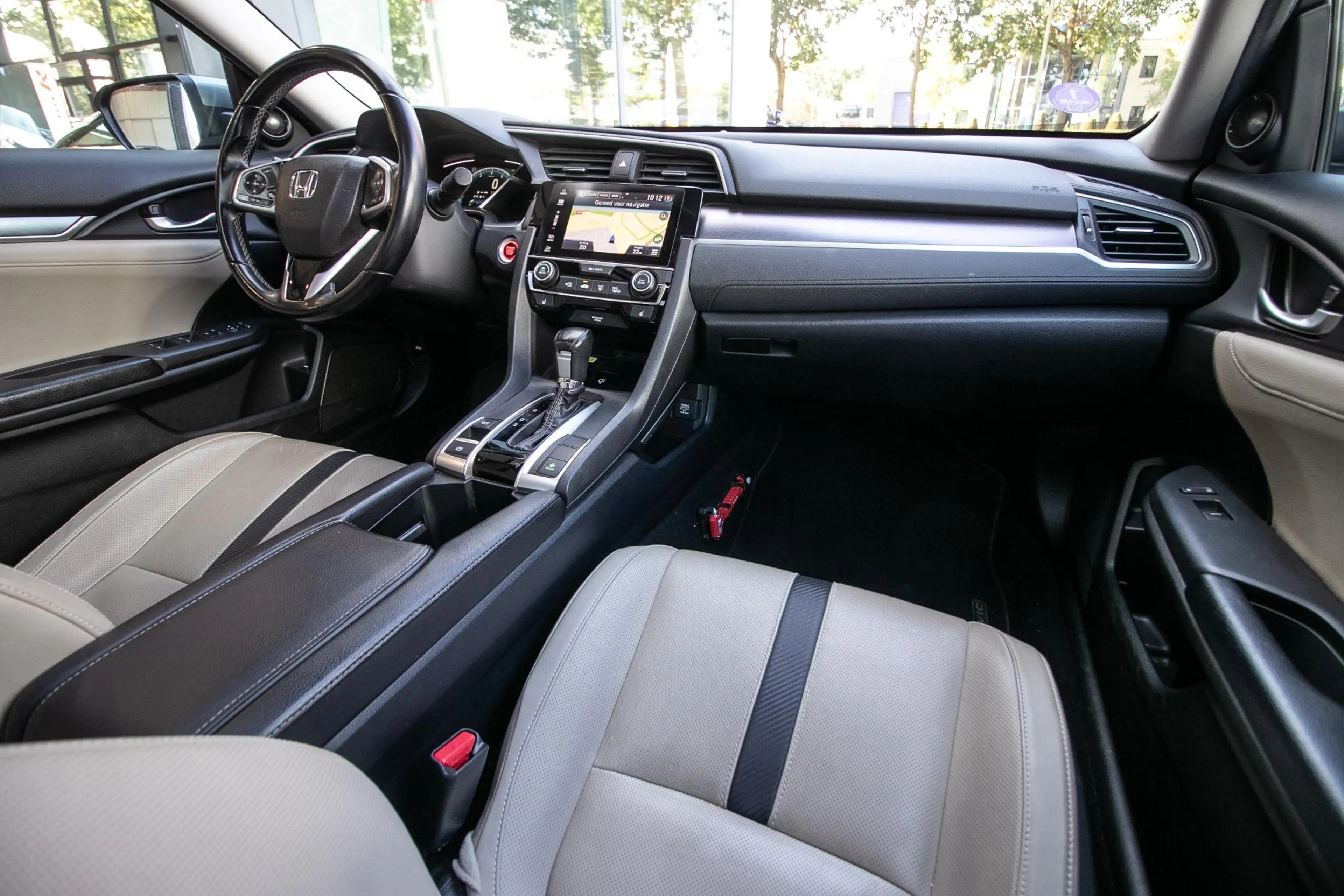Honda Civic 1.5 i-VTEC Executive - Trekhaak — photo 4