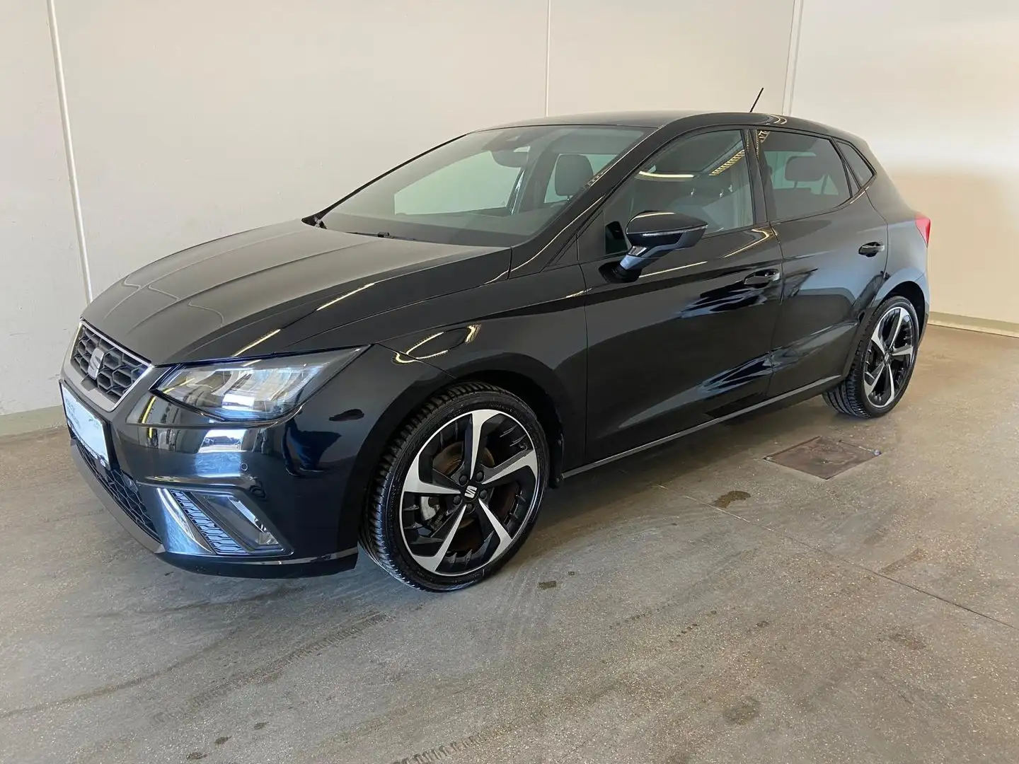 SEAT Ibiza FR 1.0 TSI DSG Schwarz - 1