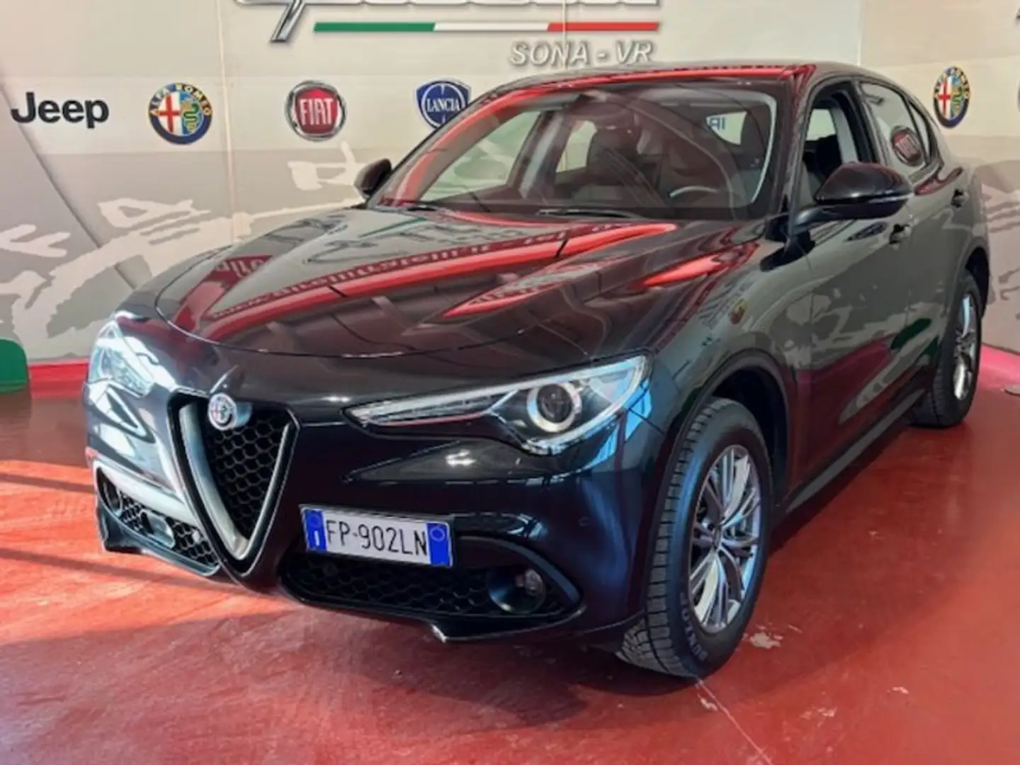 Alfa Romeo Stelvio 2.2 Turbodiesel 210 CV AT8 Q4 Executive Nero - 1