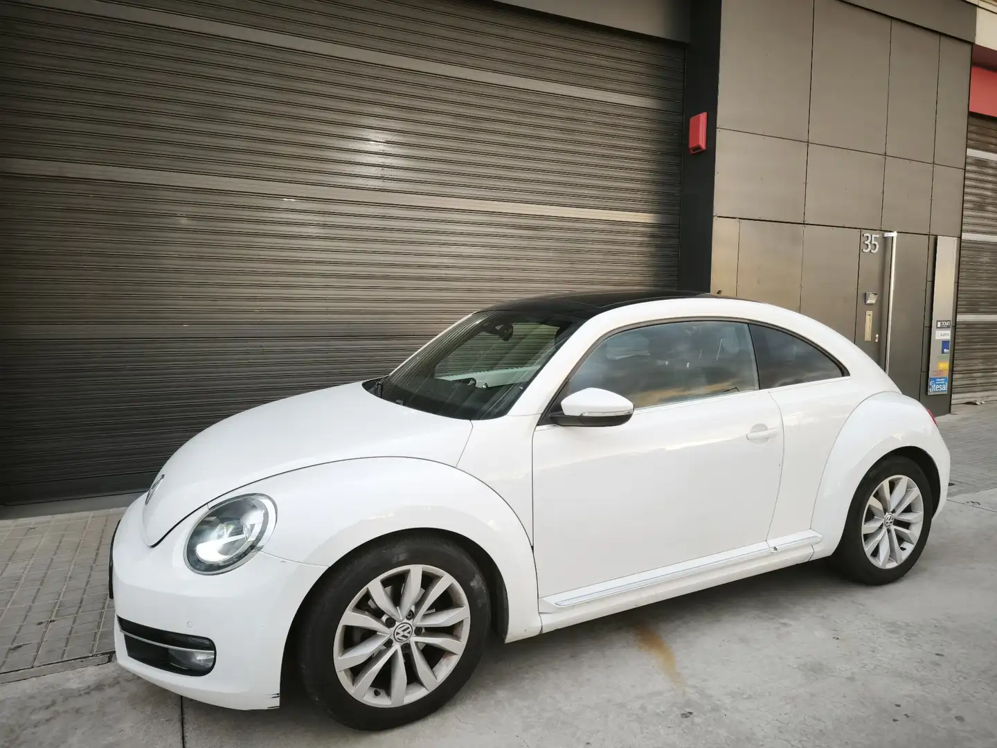 Volkswagen Beetle 2.0TDI Design 140 - 1