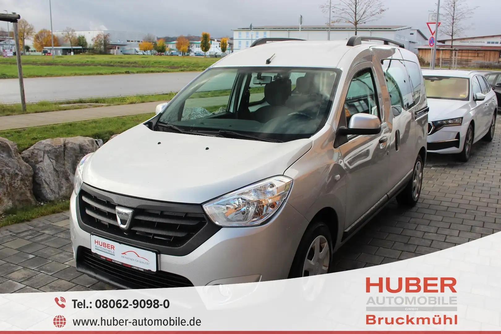 Dacia Dokker 1.6l 75kW KAT KLIMA/RADIO/SCHIEBETÜREN 75 kW (1... Silber - 1