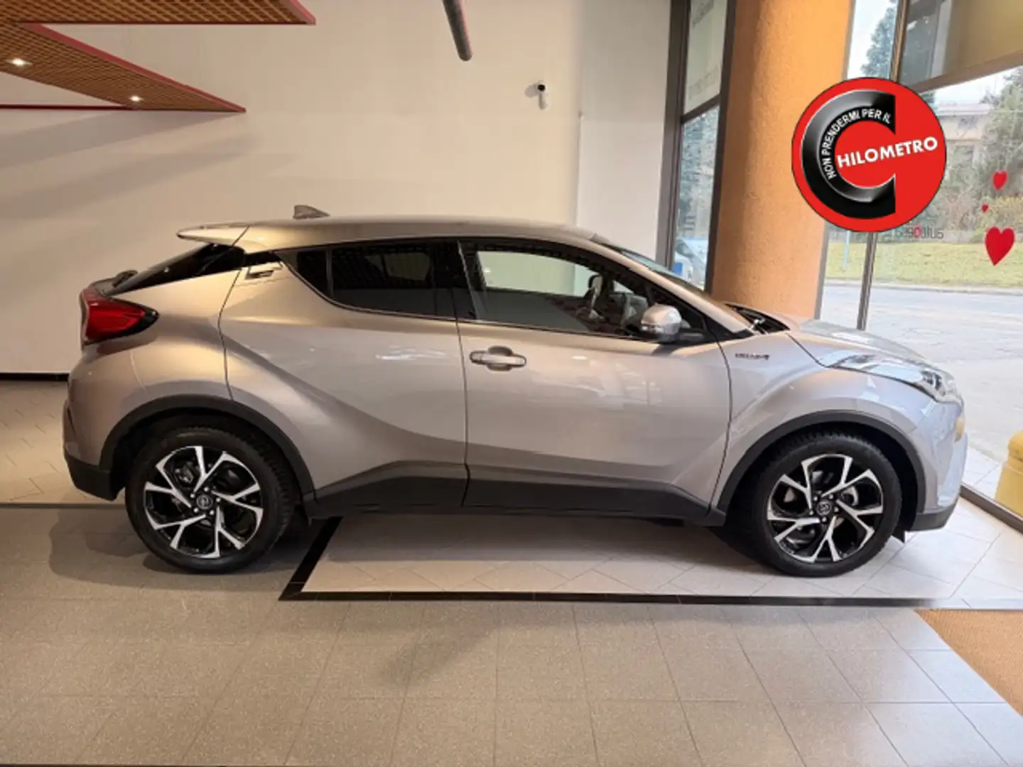 Toyota C-HR 1.8h Trend 2wd e-cvt Silber - 1