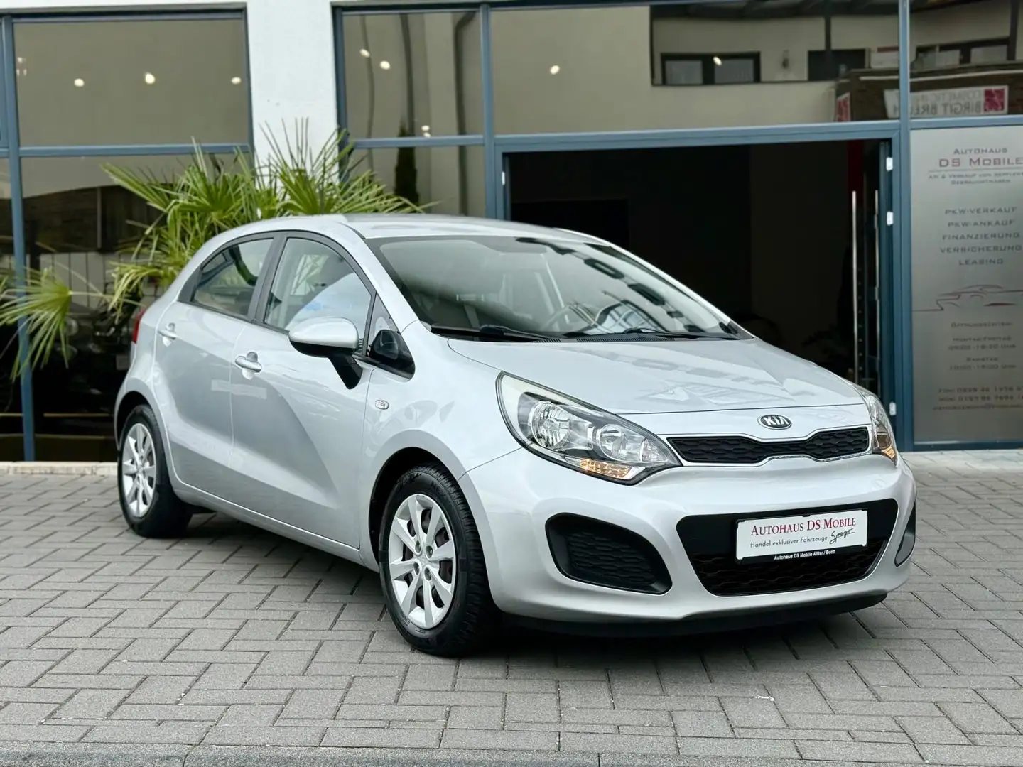 Kia Rio Edition 7 nur 40.000km/Scheckheftgepflegt Silber - 1