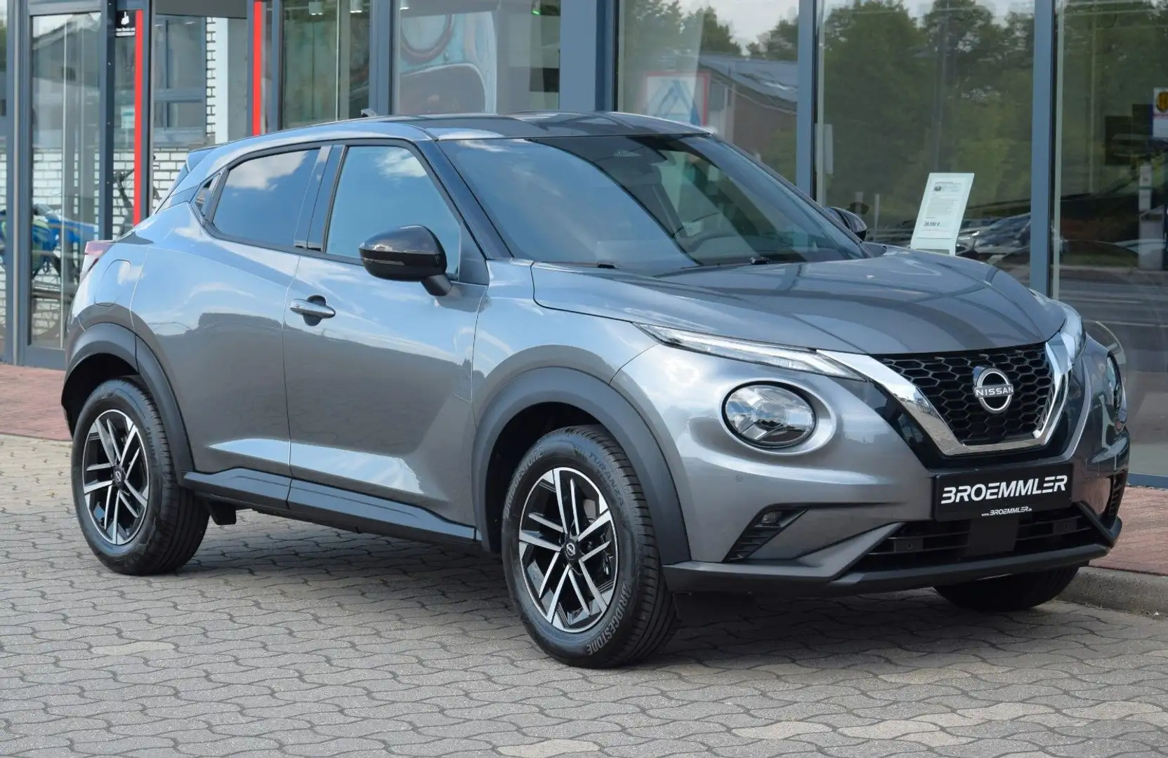 Nissan Juke AT N-Connecta Winter II Grijs - 1