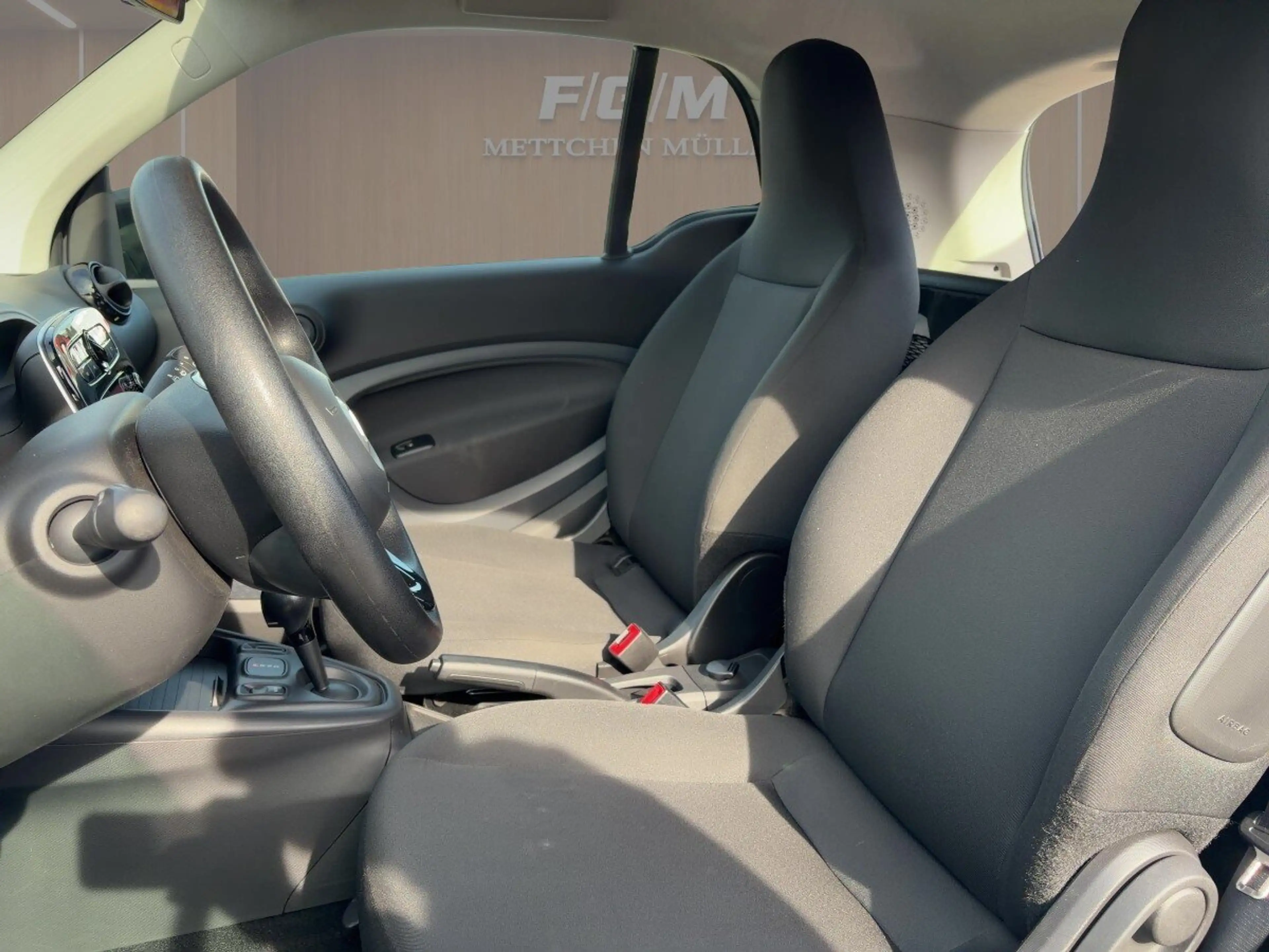 smart forTwo EQ fortwo coupe KLIMA+TEMPOMAT+ELEK.FH.+DAB+LED+ — photo 12