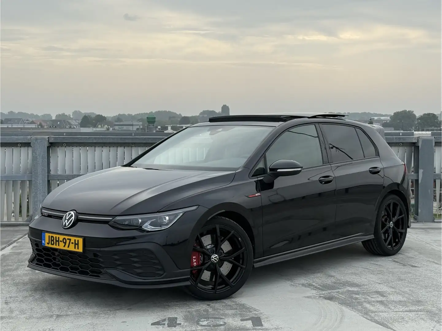 Volkswagen Golf GTI 2.0 Clubsport | Pano | IQ | H+K | 1J-Garantie Zwart - 1