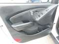 Hyundai iX35 2,0 CRDi UpGrade 4WD mit AHV Weiß - thumbnail 17