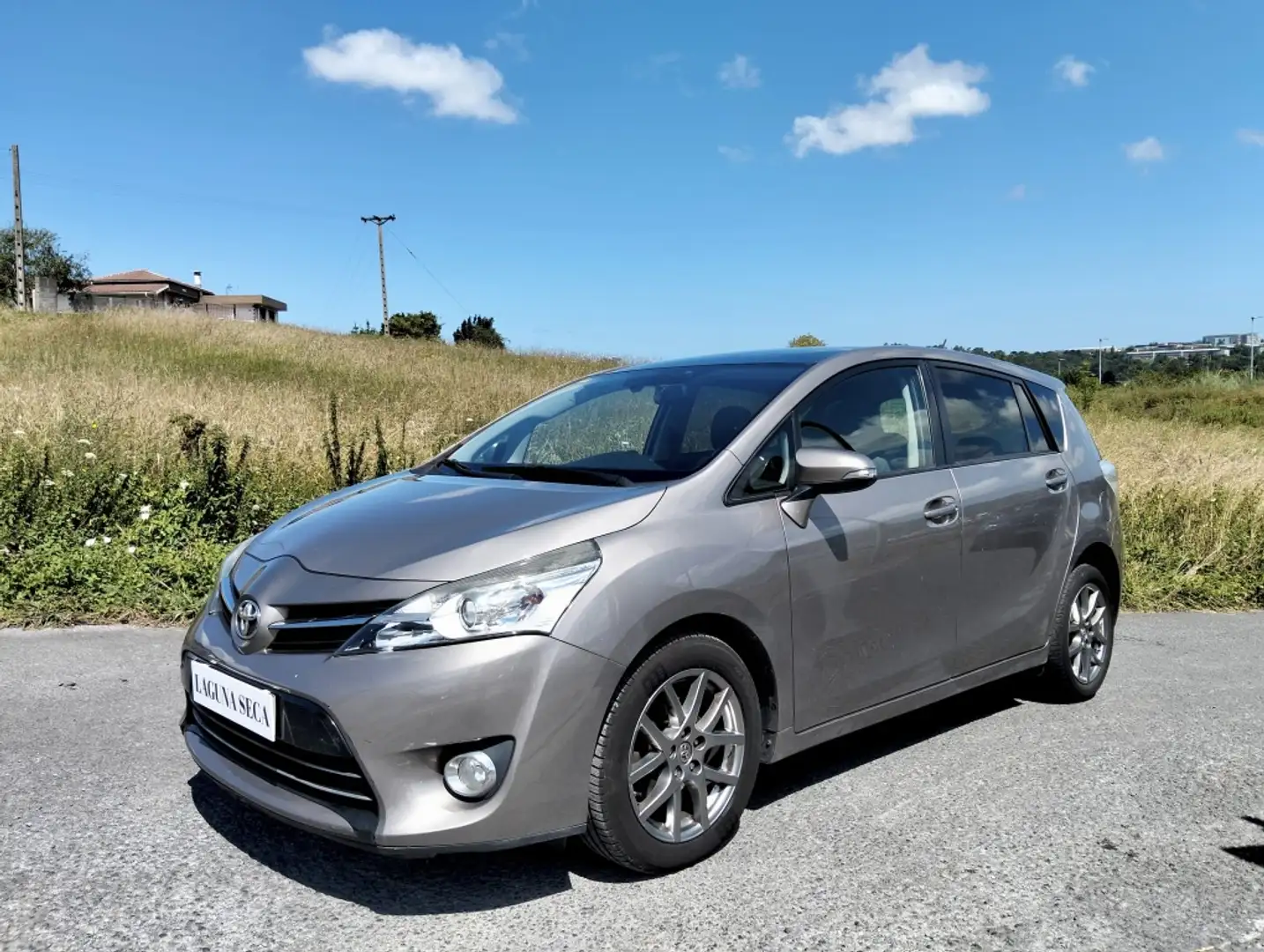 Toyota Verso 115D Advance 5pl. Plateado - 1