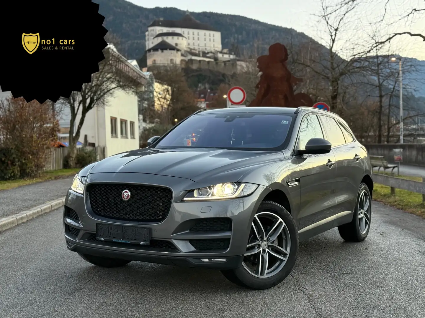 Jaguar F-Pace Pure Gris - 1
